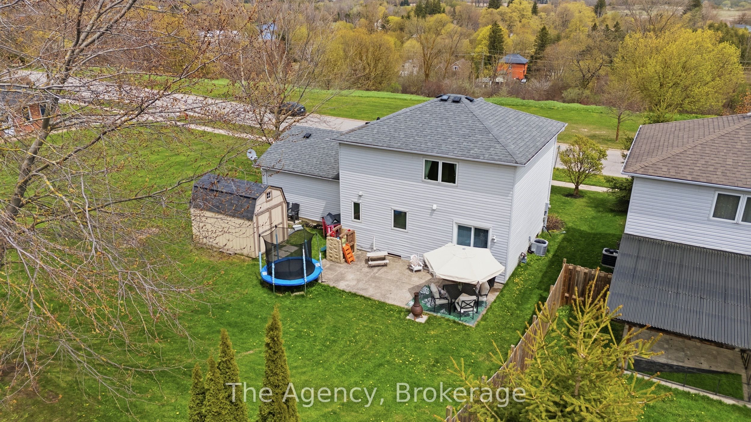 110 Leeson Street S Property Photo 38