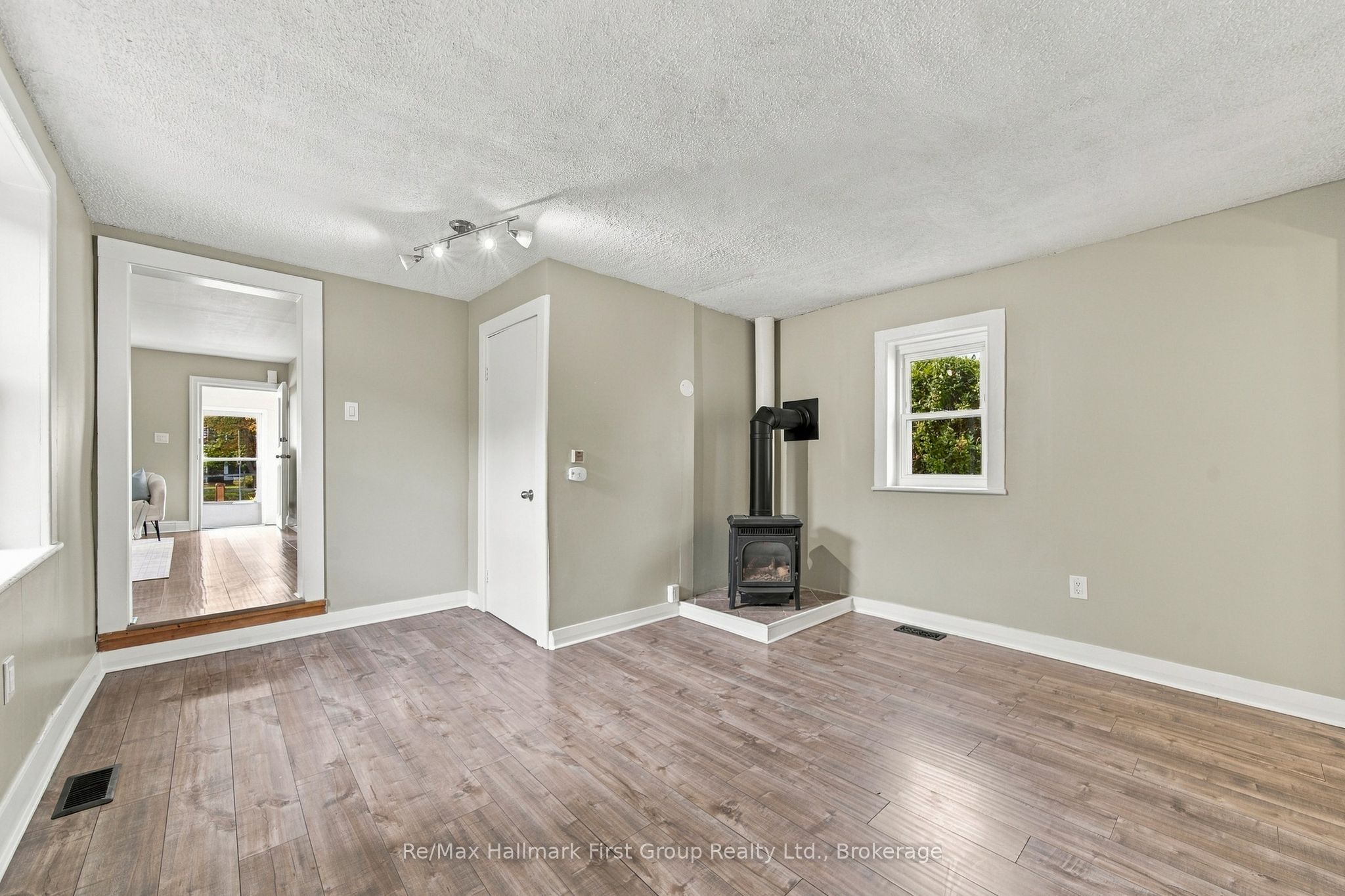 344 D'arcy Street Property Photo 25