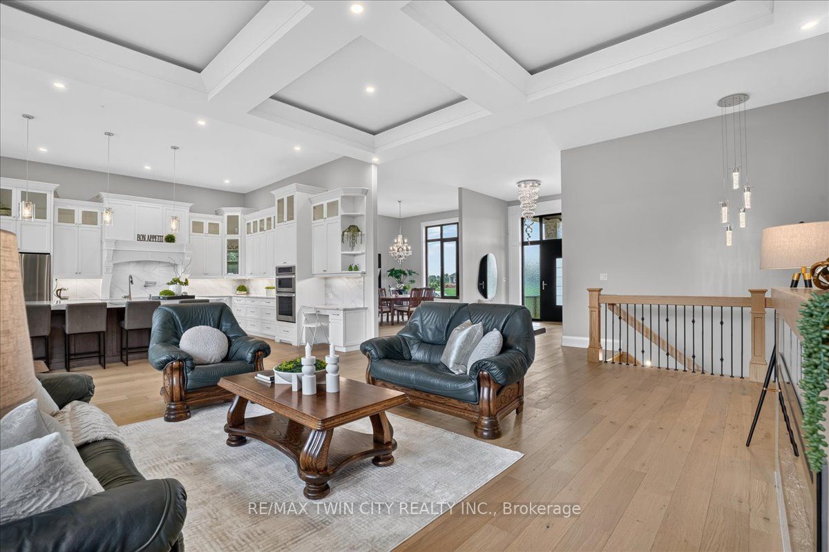 670 Bishopsgate Road 8 Property Photo 17