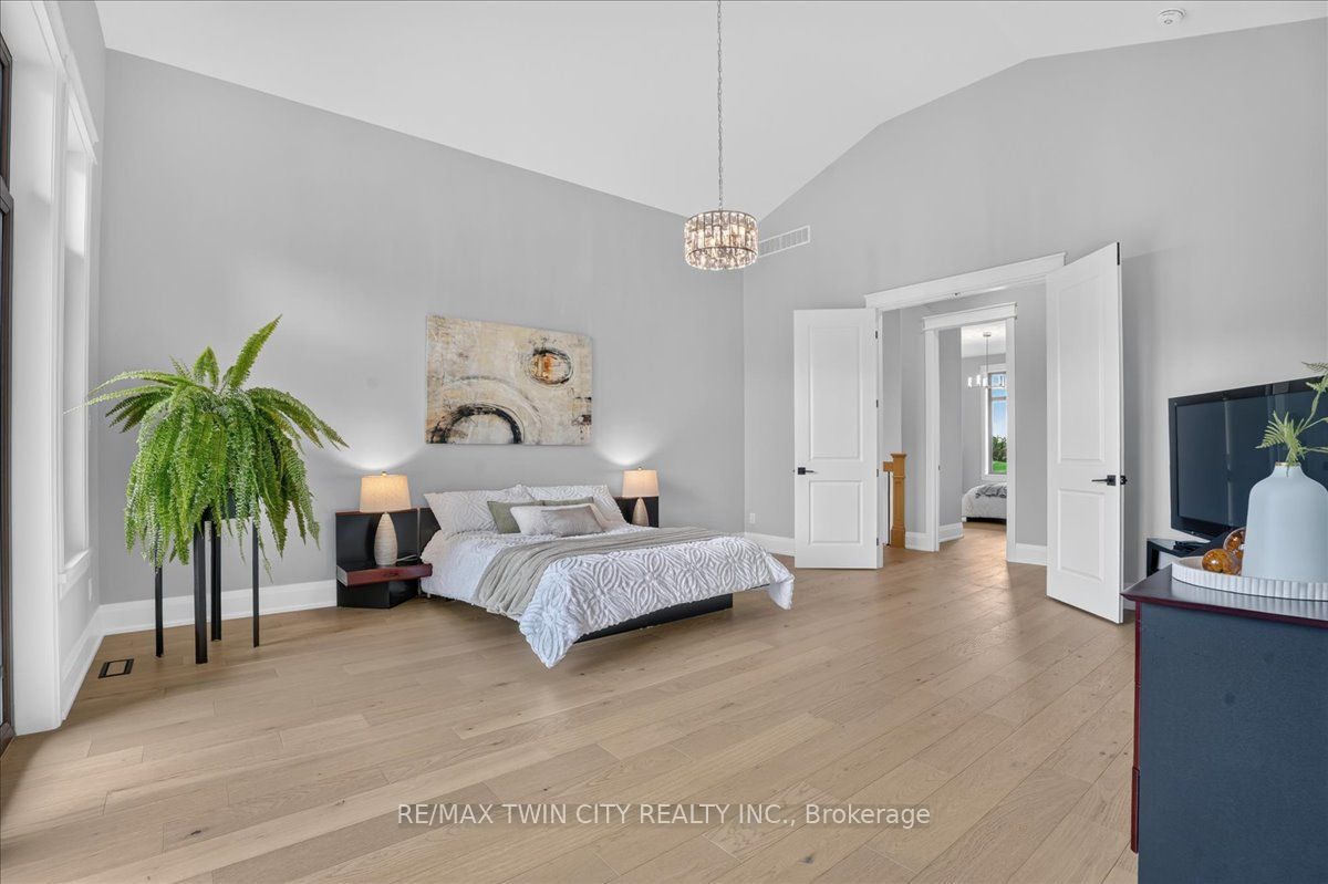 670 Bishopsgate Road 8 Property Photo 34