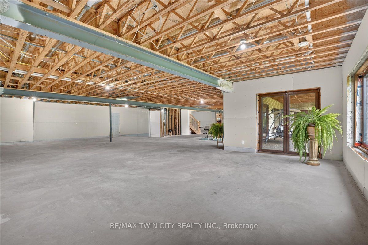 670 Bishopsgate Road 8 Property Photo 46