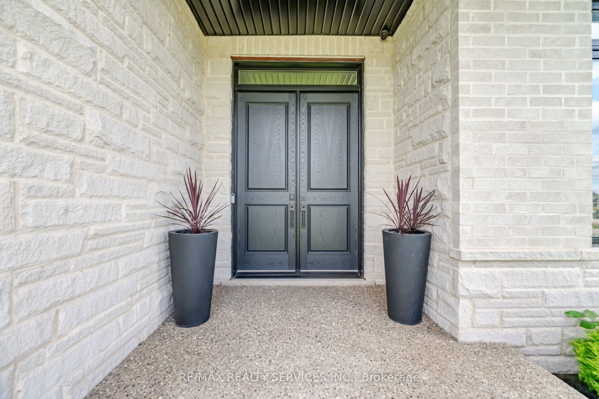 56 Augustus Street Property Photo 8