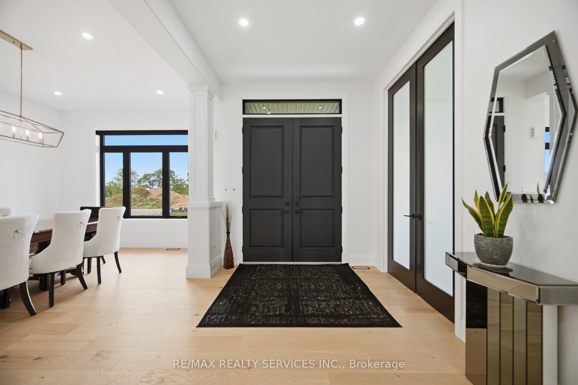 56 Augustus Street Property Photo 9