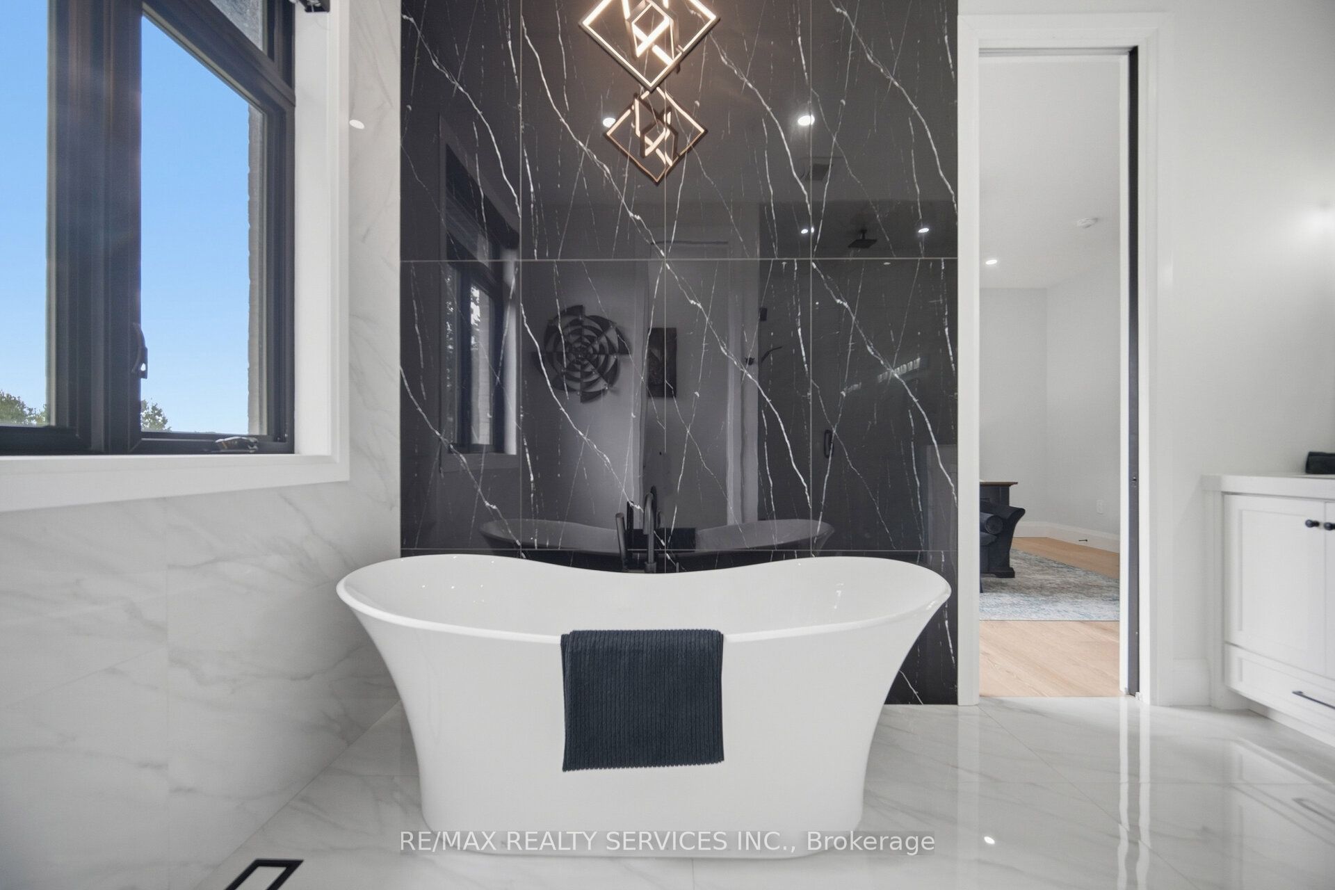 56 Augustus Street Property Photo 34