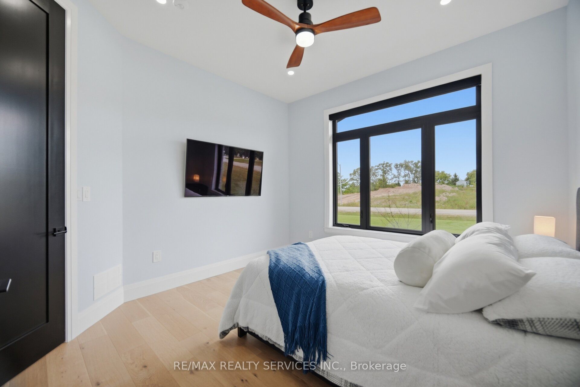56 Augustus Street Property Photo 37