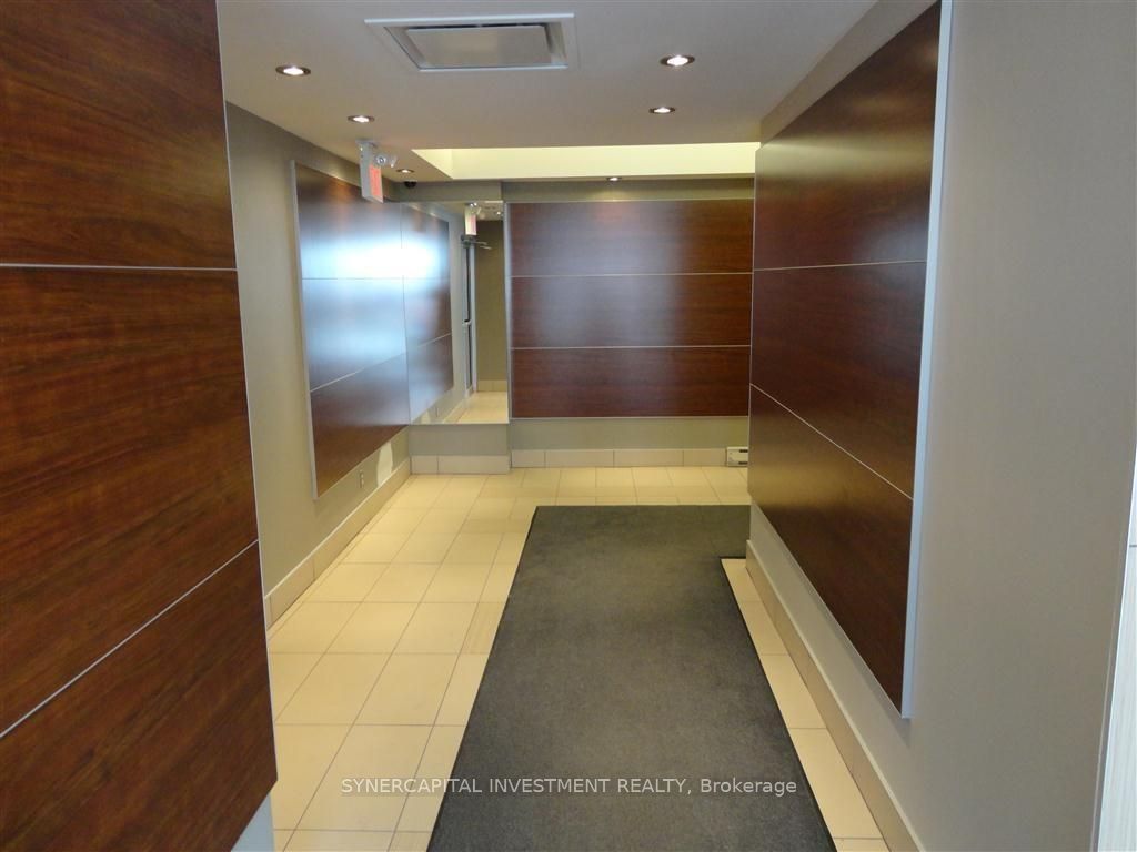1376 Bank Street B400 Property Photo 2