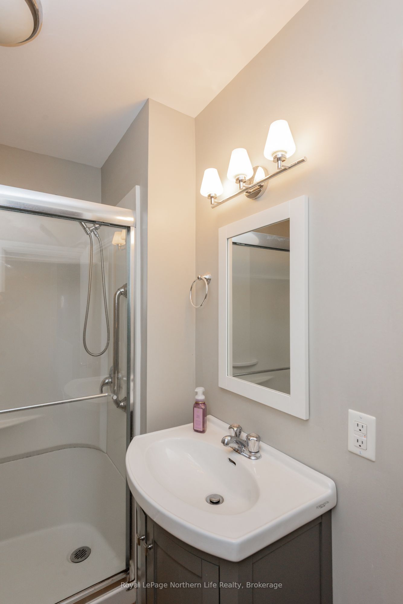581a Banner Avenue Property Photo 6