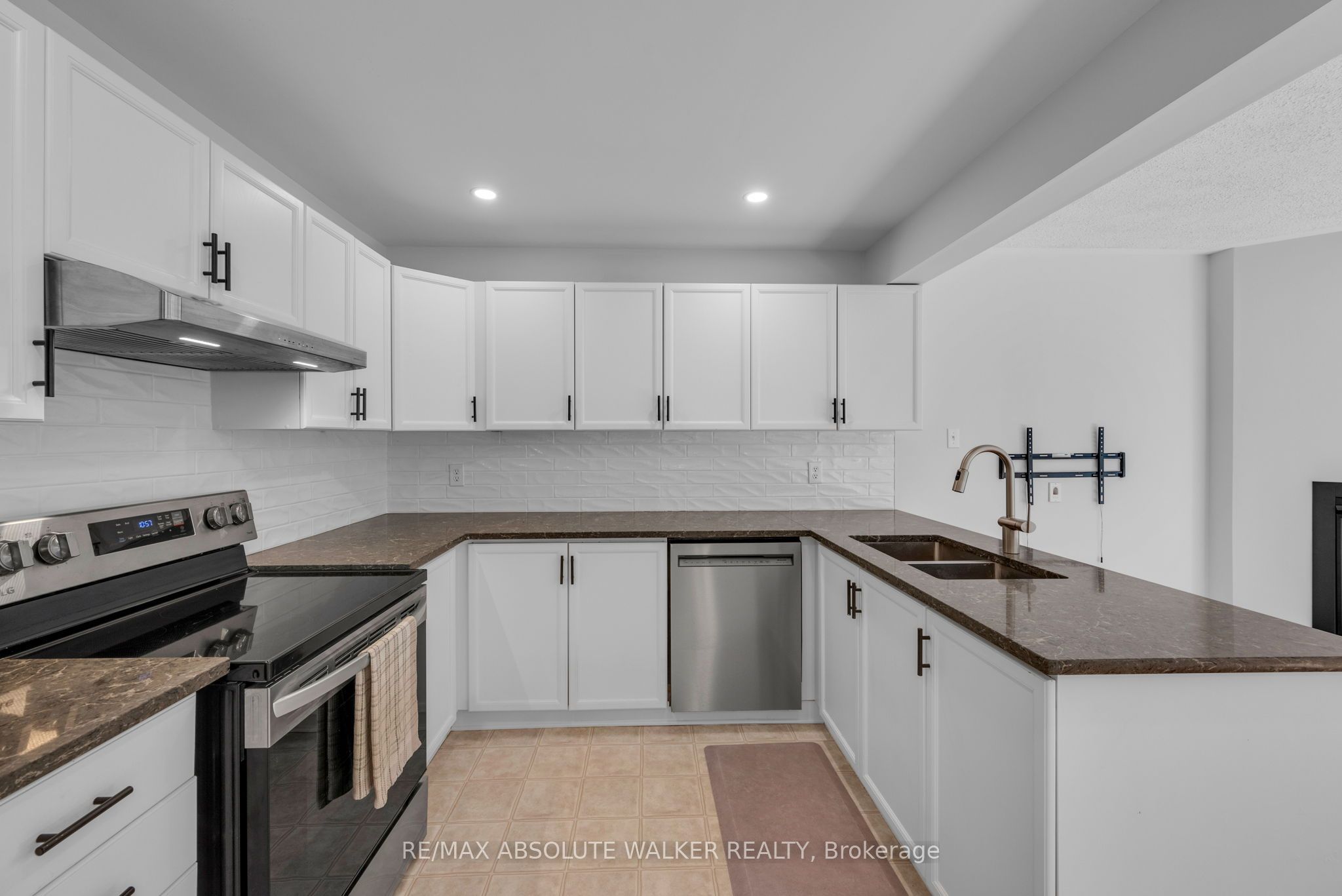 65 Halley Street Property Photo 14