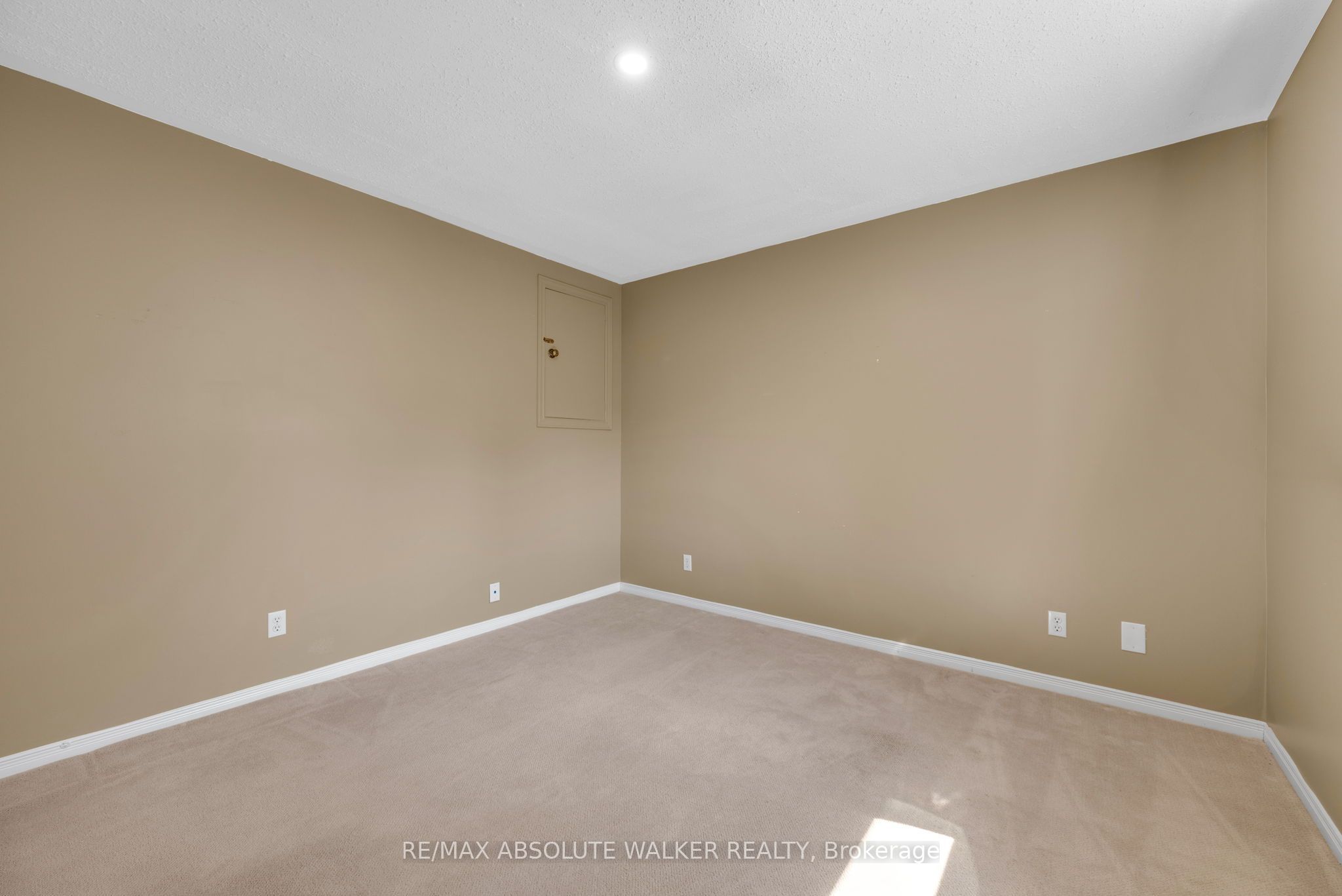 65 Halley Street Property Photo 30
