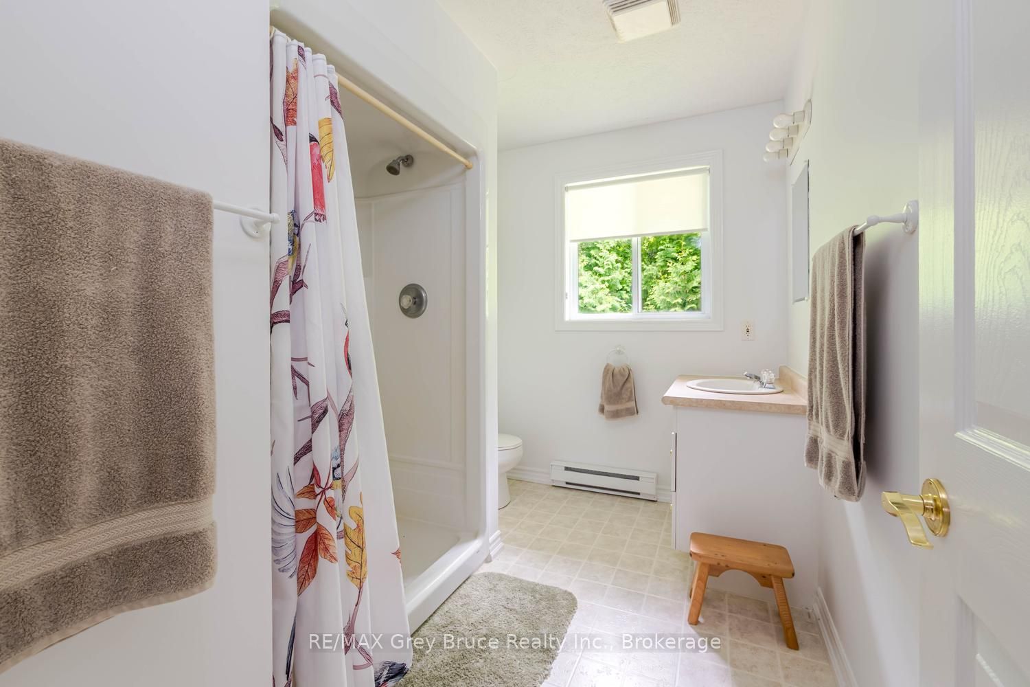 550 Huron Road N Property Photo 13