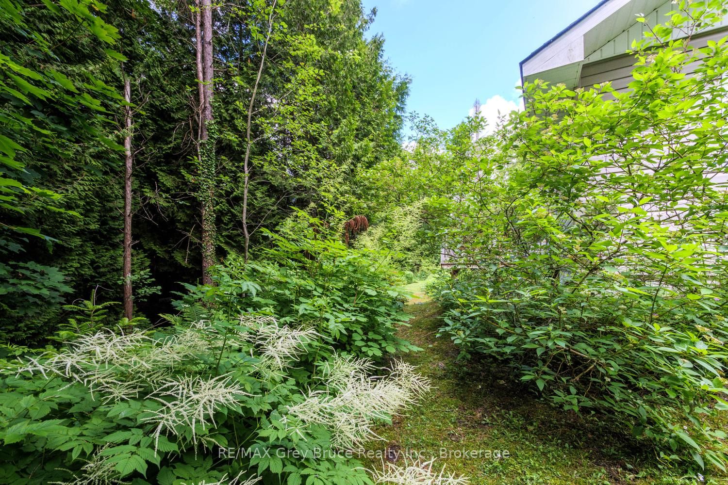 550 Huron Road N Property Photo 22
