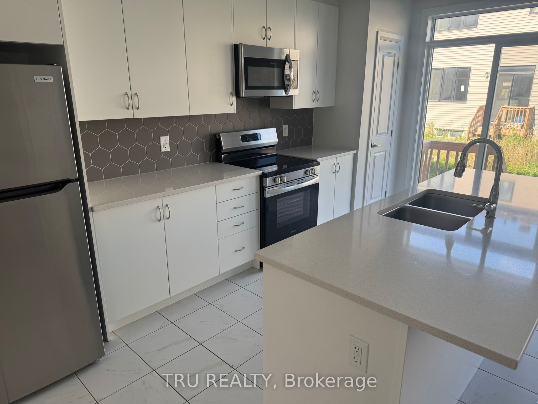 76 Osler Street Property Photo 13