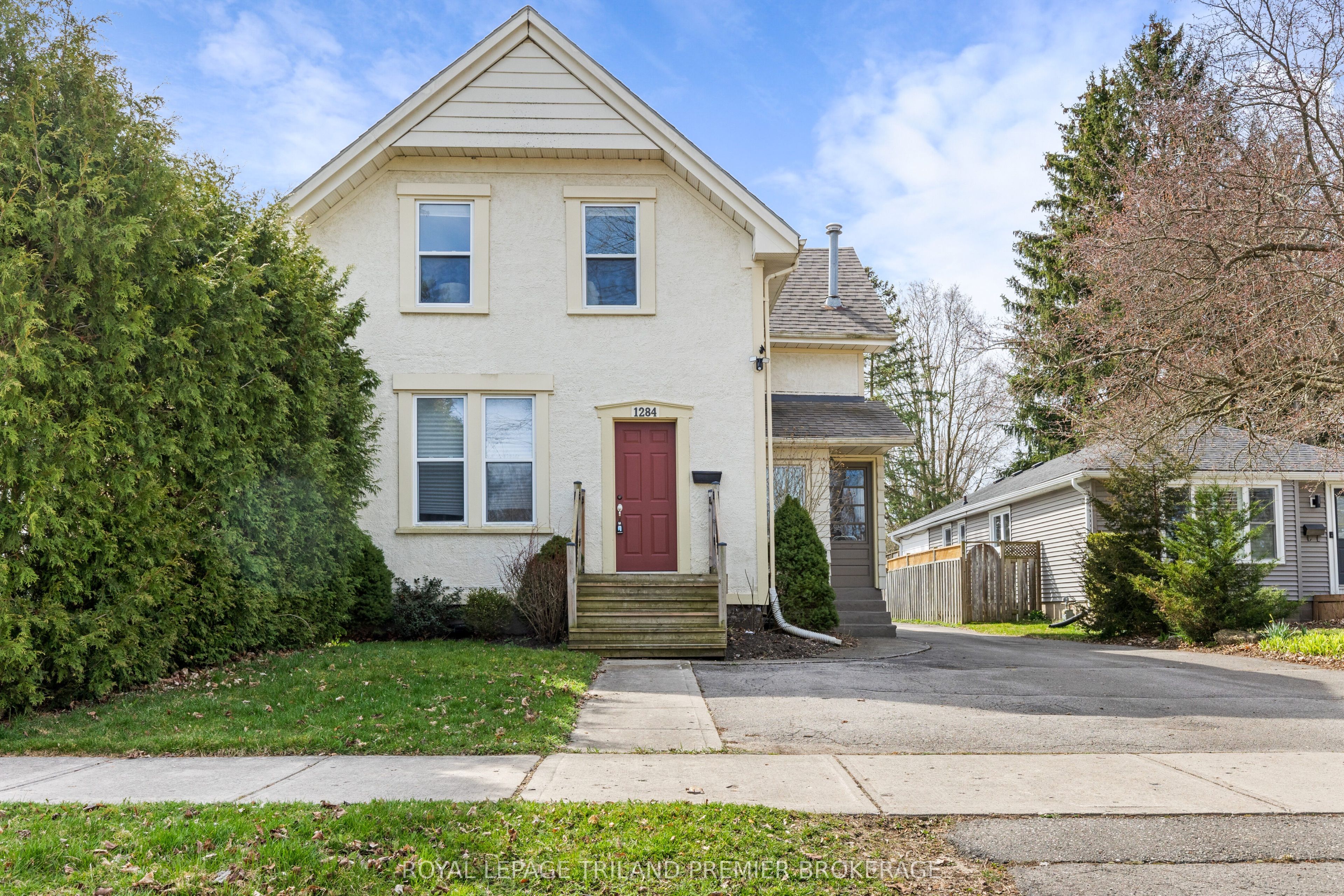 1284 Springbank Avenue Property Photo 1