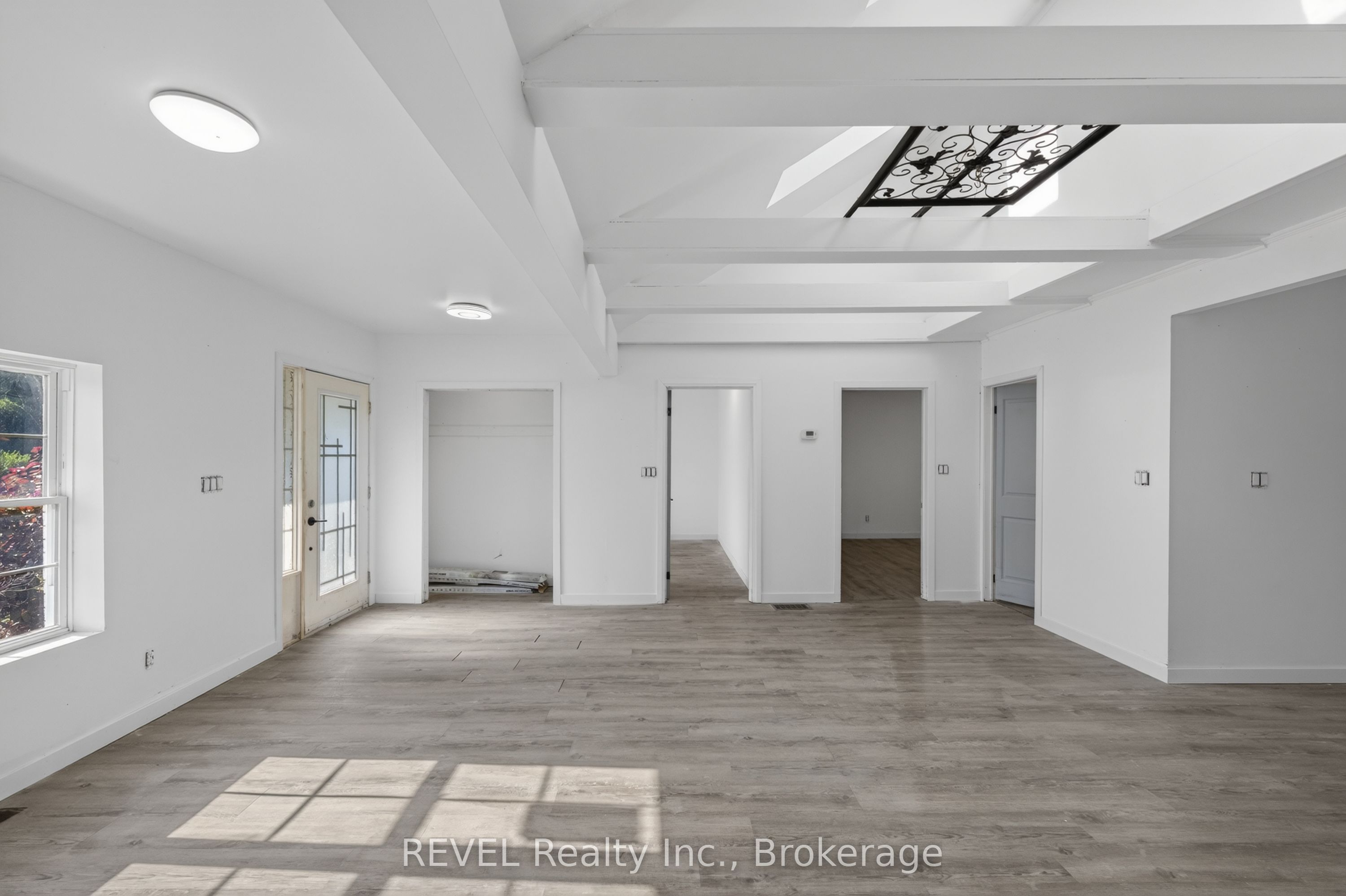 342 Helen Street Property Photo 20