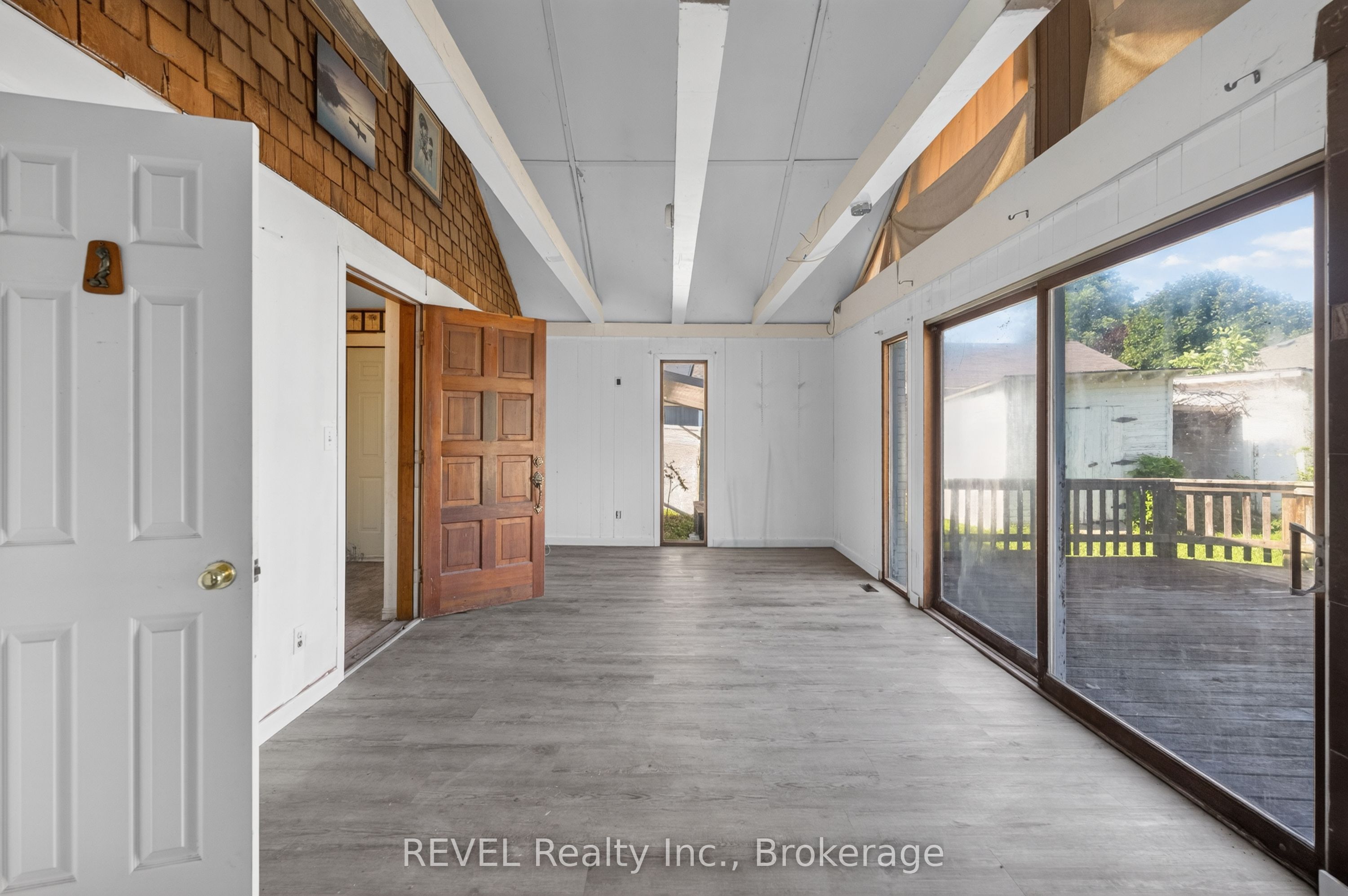 342 Helen Street Property Photo 24