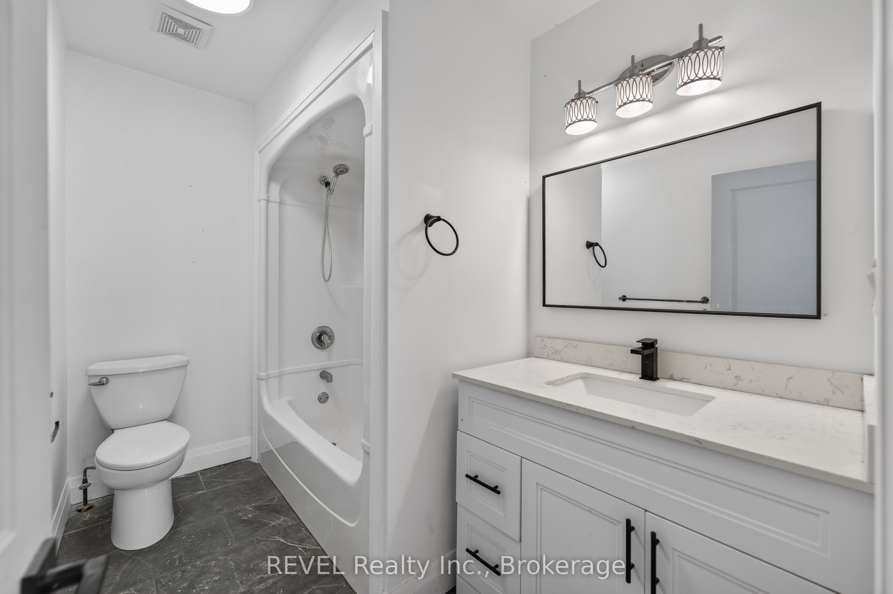 342 Helen Street Property Photo 28