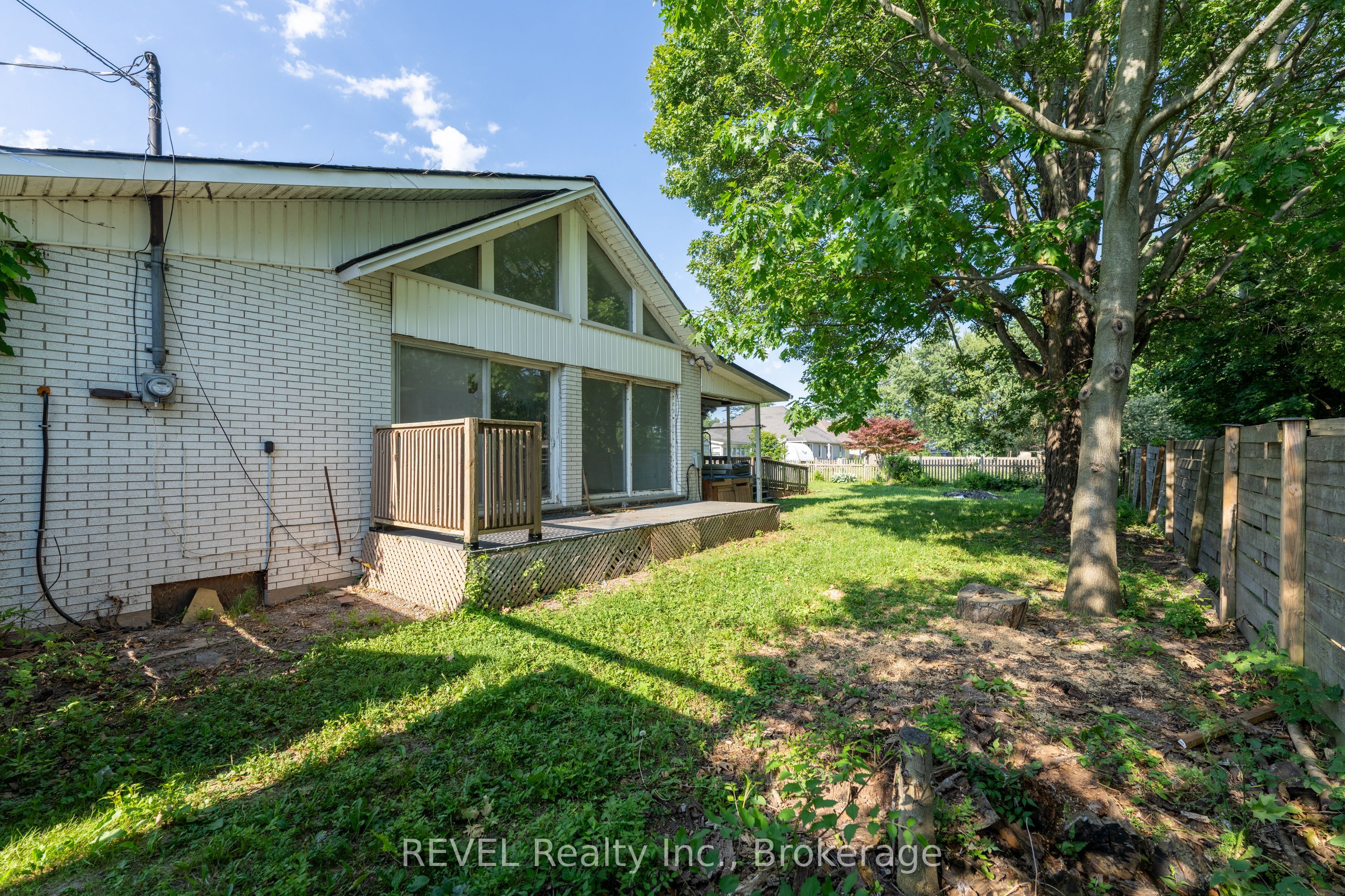 342 Helen Street Property Photo 35
