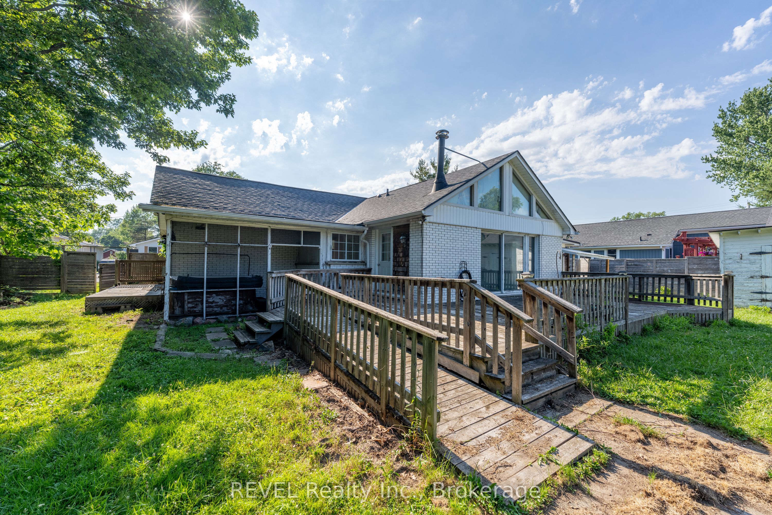 342 Helen Street Property Photo 40