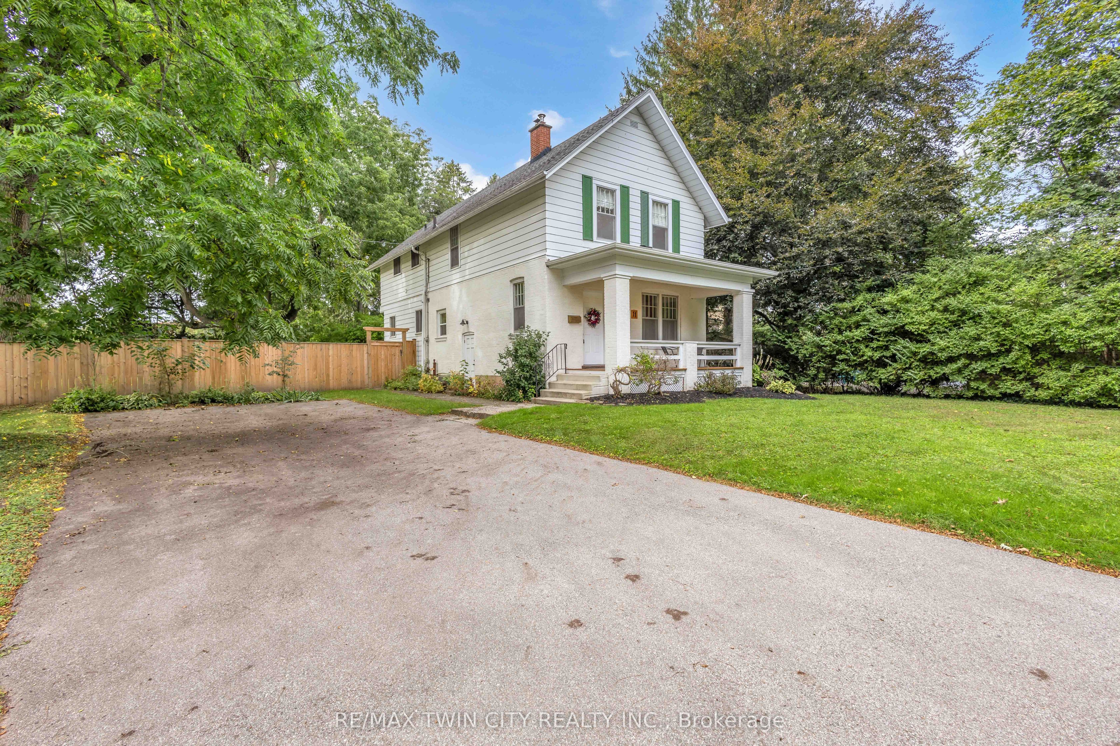 11 Tutela Heights Road