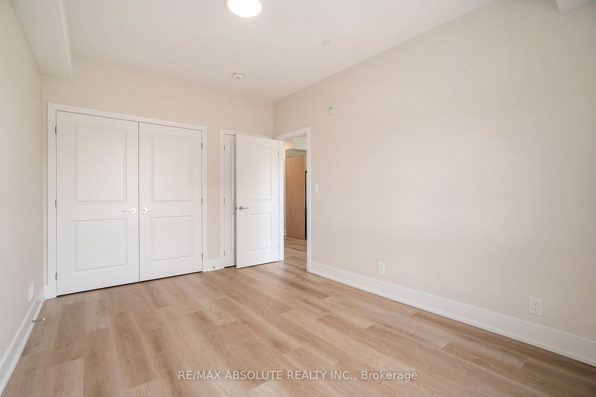 12 Thomas Street S 305 Property Photo 5