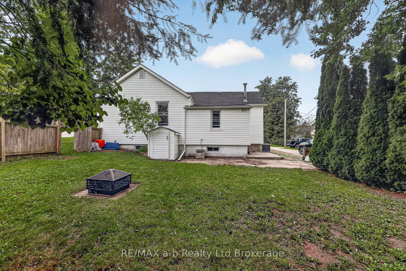 250 Frederick Street Property Photo 6