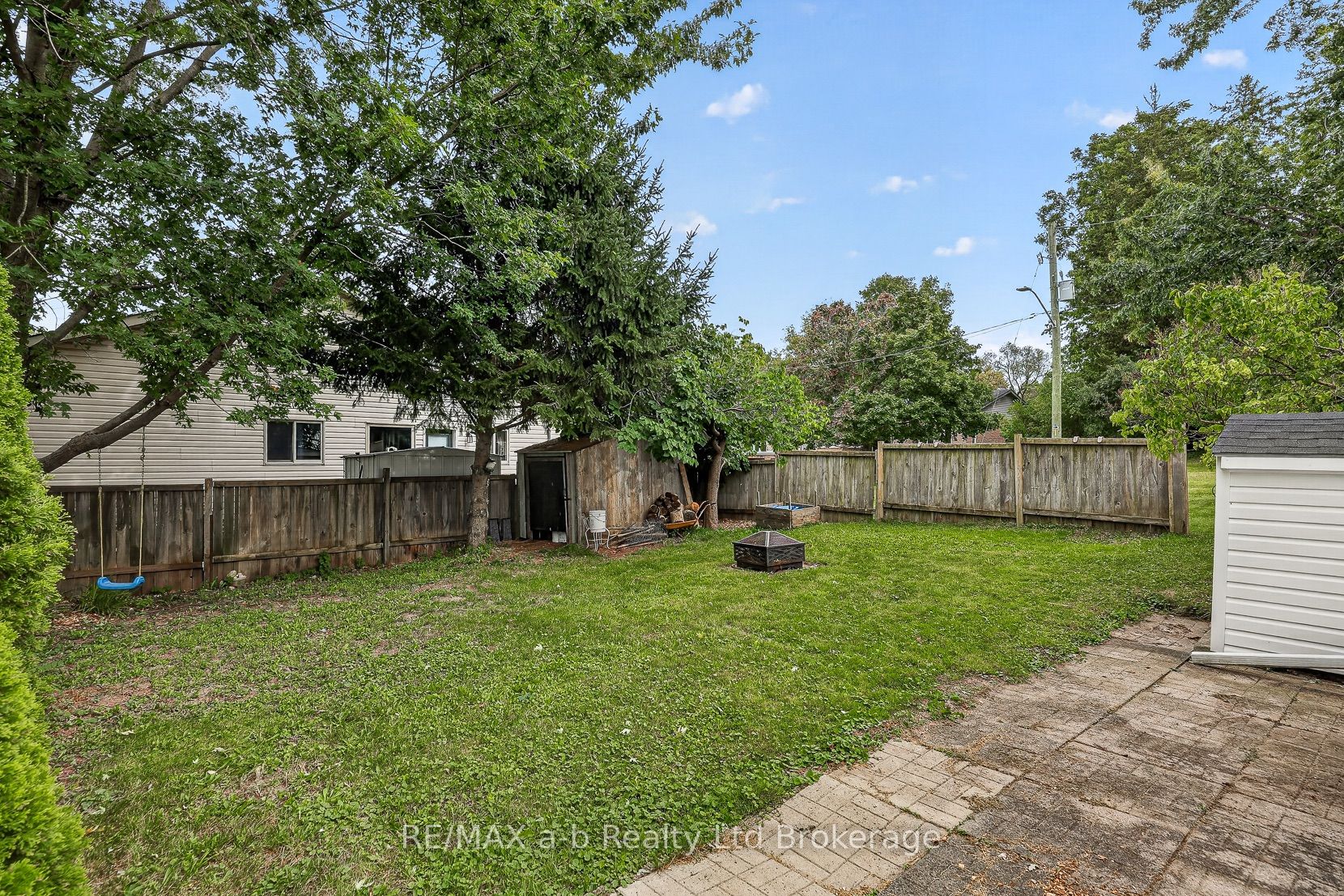 250 Frederick Street Property Photo 7