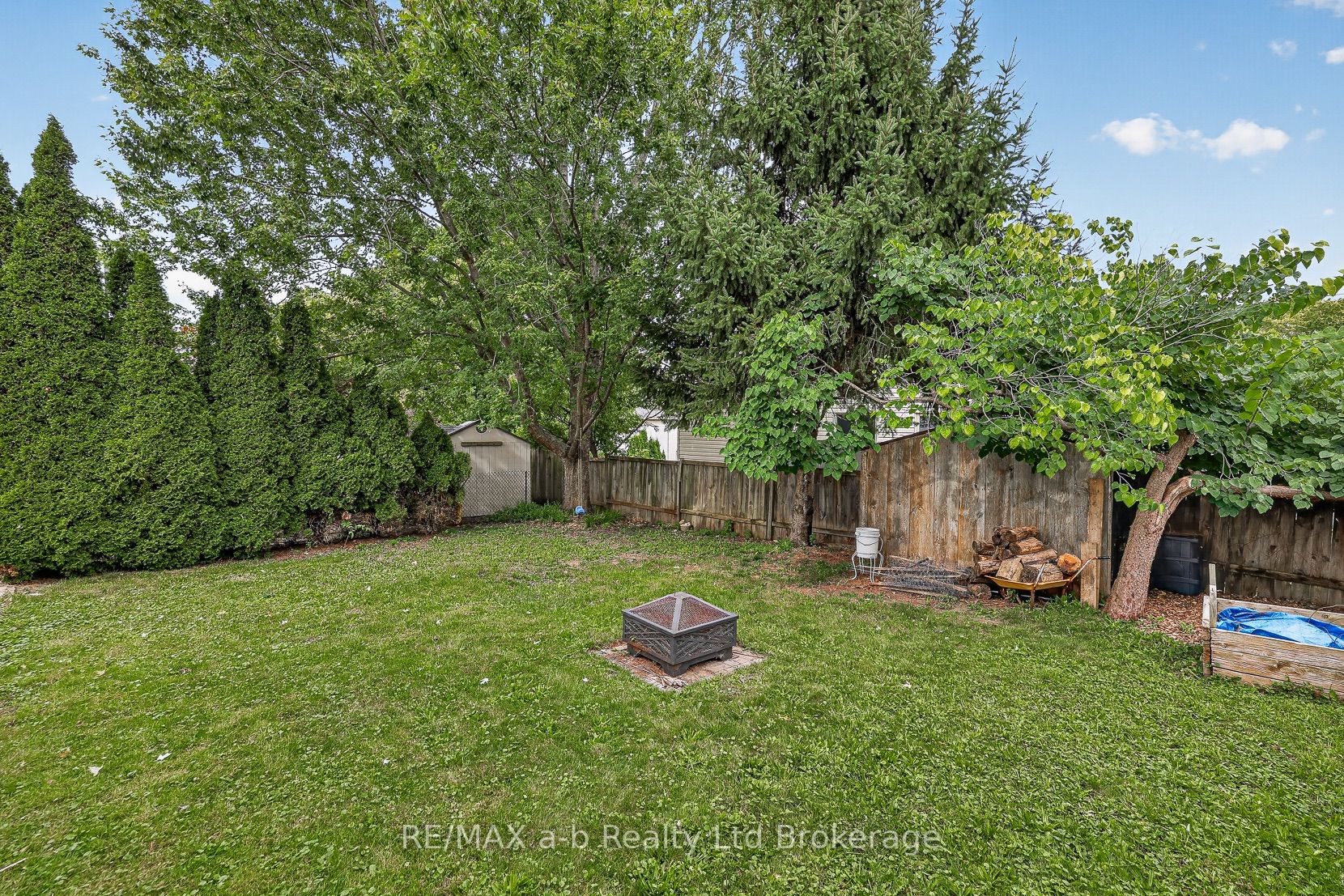 250 Frederick Street Property Photo 8