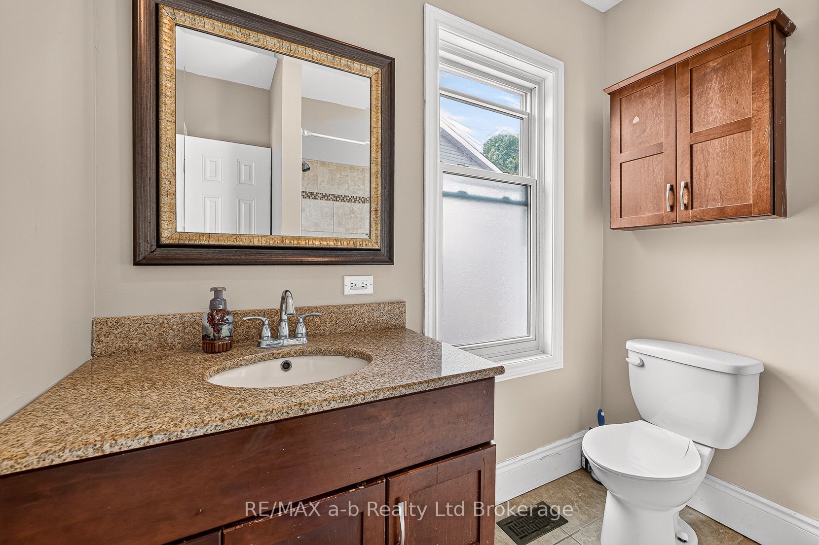250 Frederick Street Property Photo 10