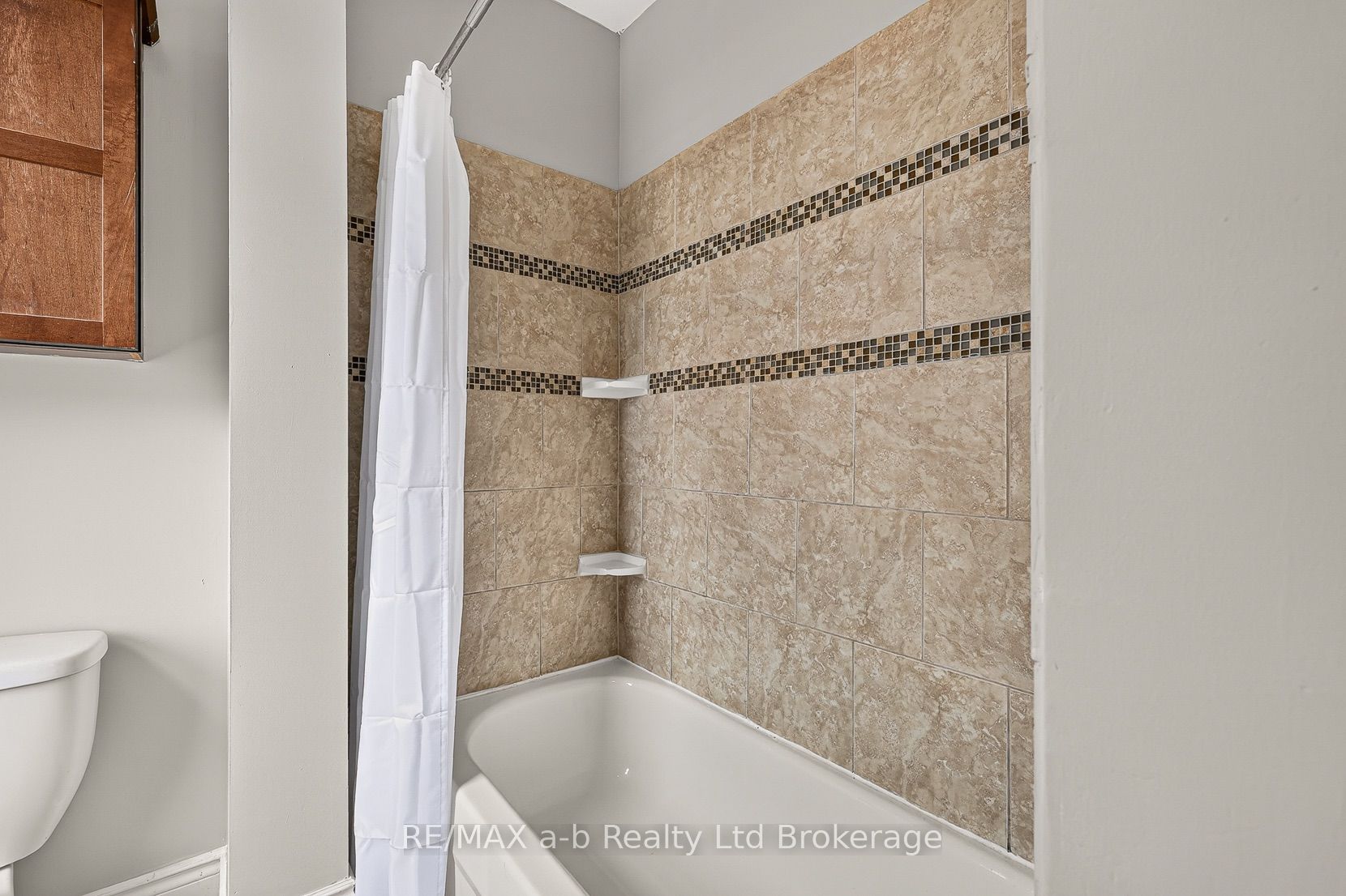 250 Frederick Street Property Photo 11