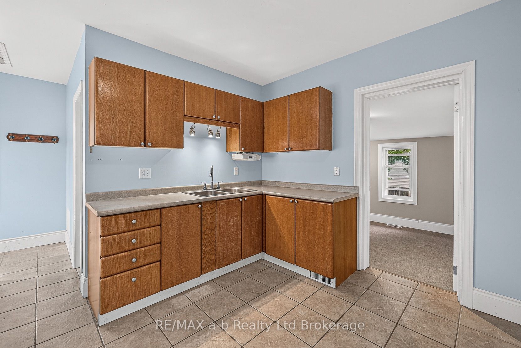 250 Frederick Street Property Photo 13