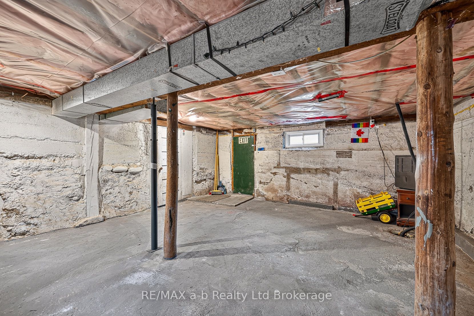 250 Frederick Street Property Photo 30