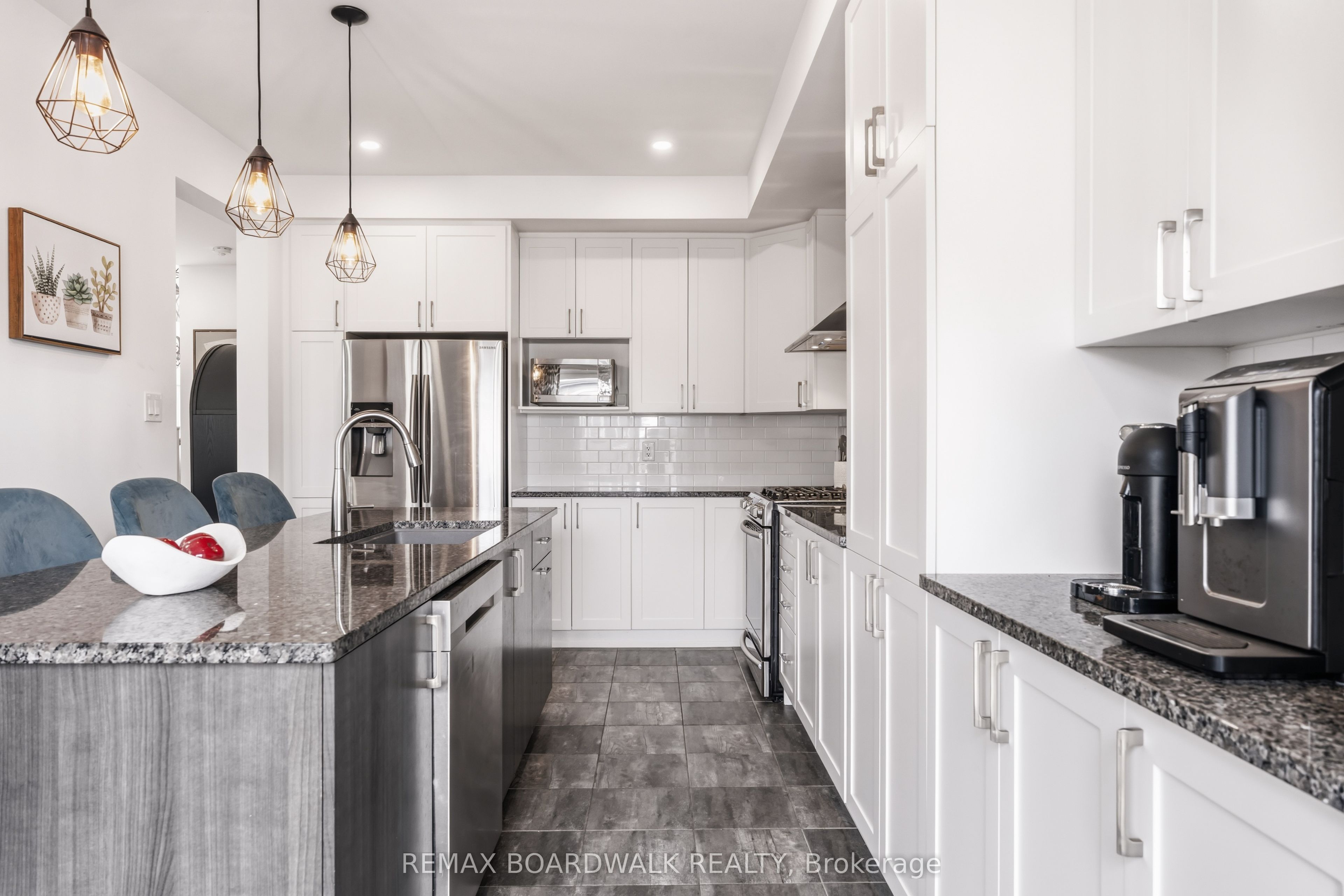 210 Pingwi Place Property Photo 16