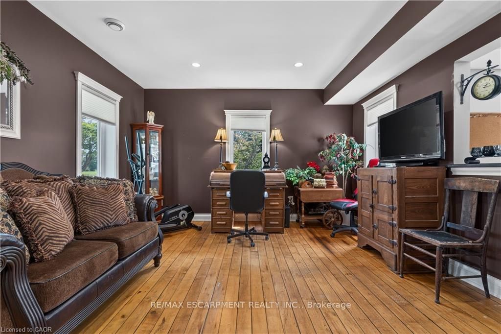 42841 Highway 3 Property Photo 6