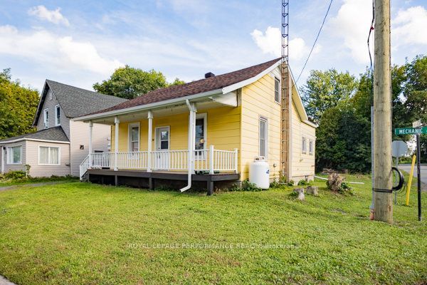 24 Mechanic Street W Property Photo 3