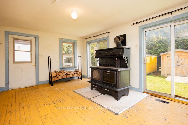24 Mechanic Street W Property Photo 6