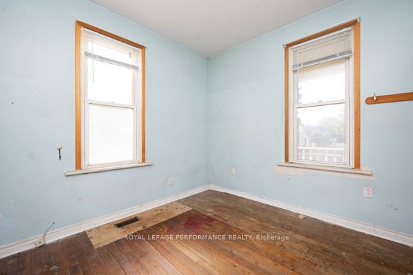 24 Mechanic Street W Property Photo 14