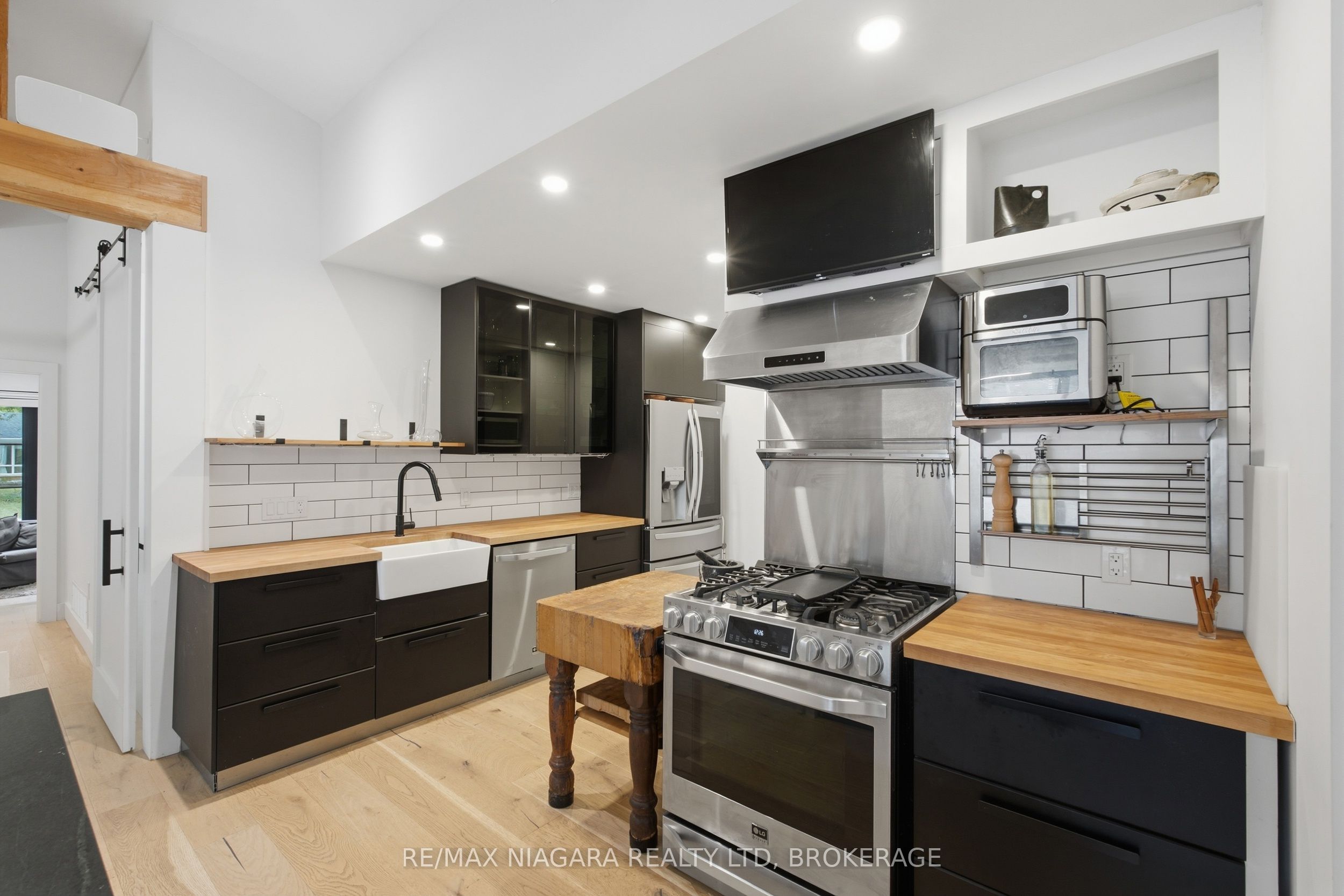 8 Dixie Avenue Property Photo 23