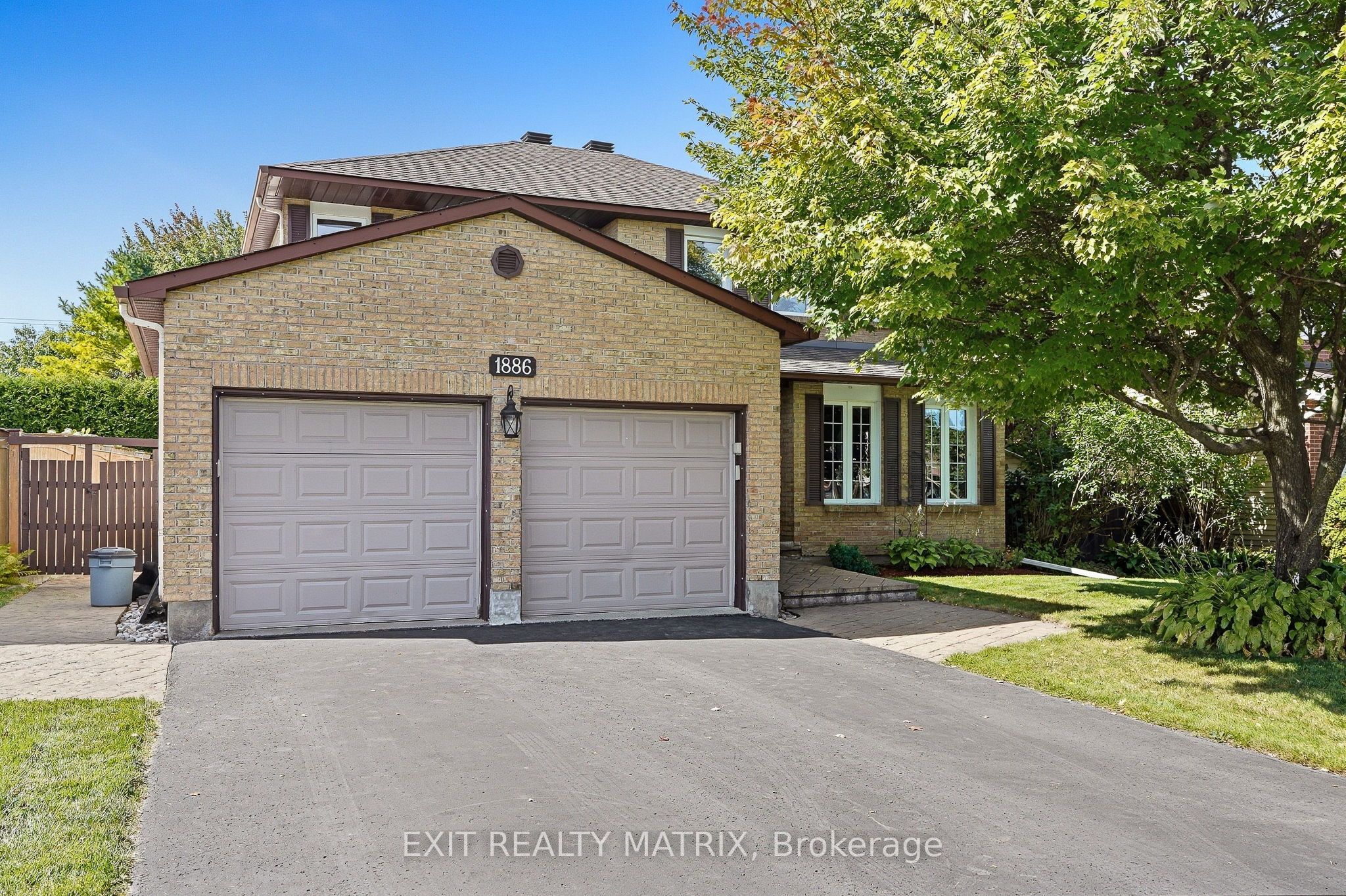 1886 Chaine Court Property Photo 1