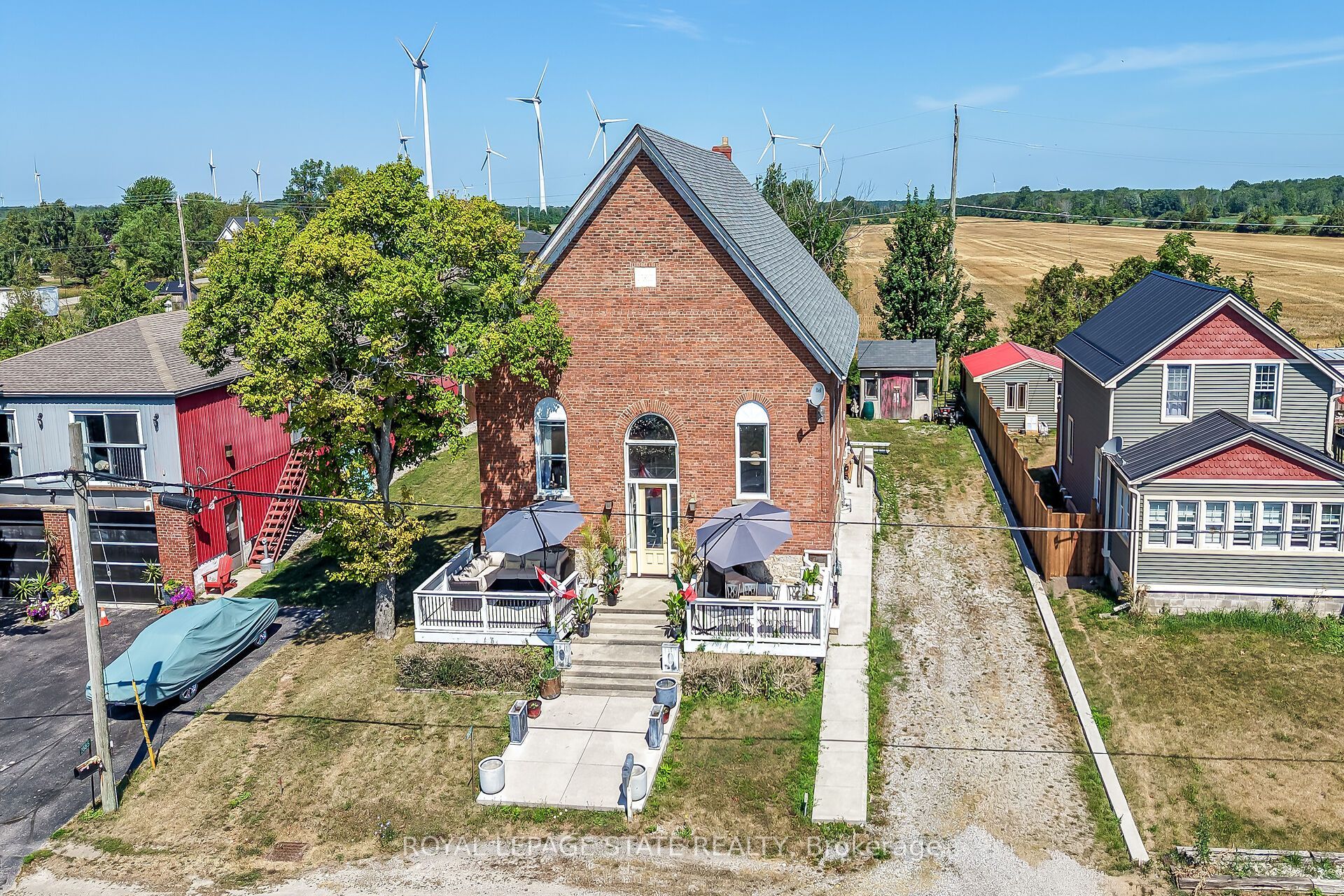 2687 North Shore Drive Property Photo 1