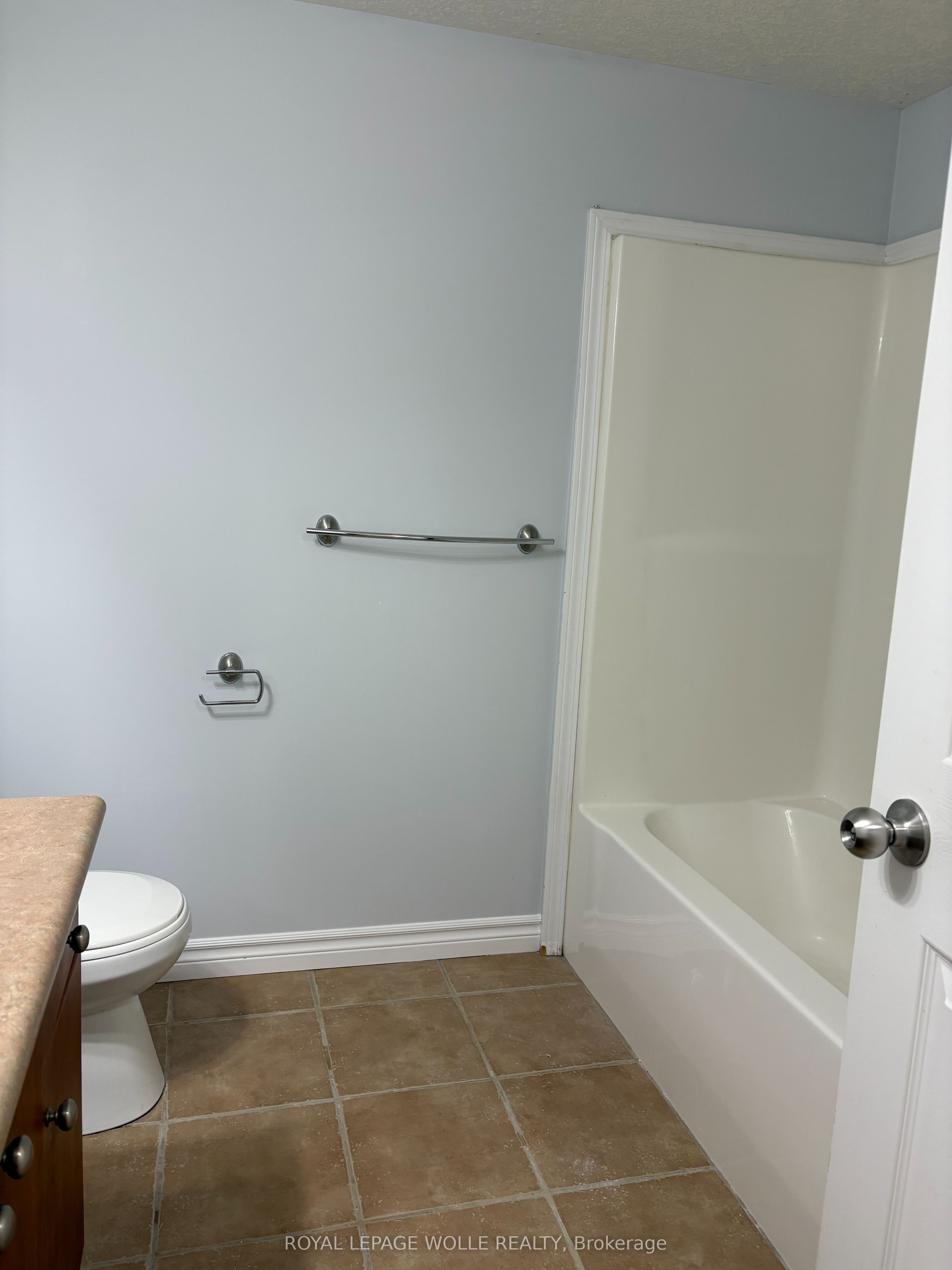 50 Howe Drive 8c Property Photo 12