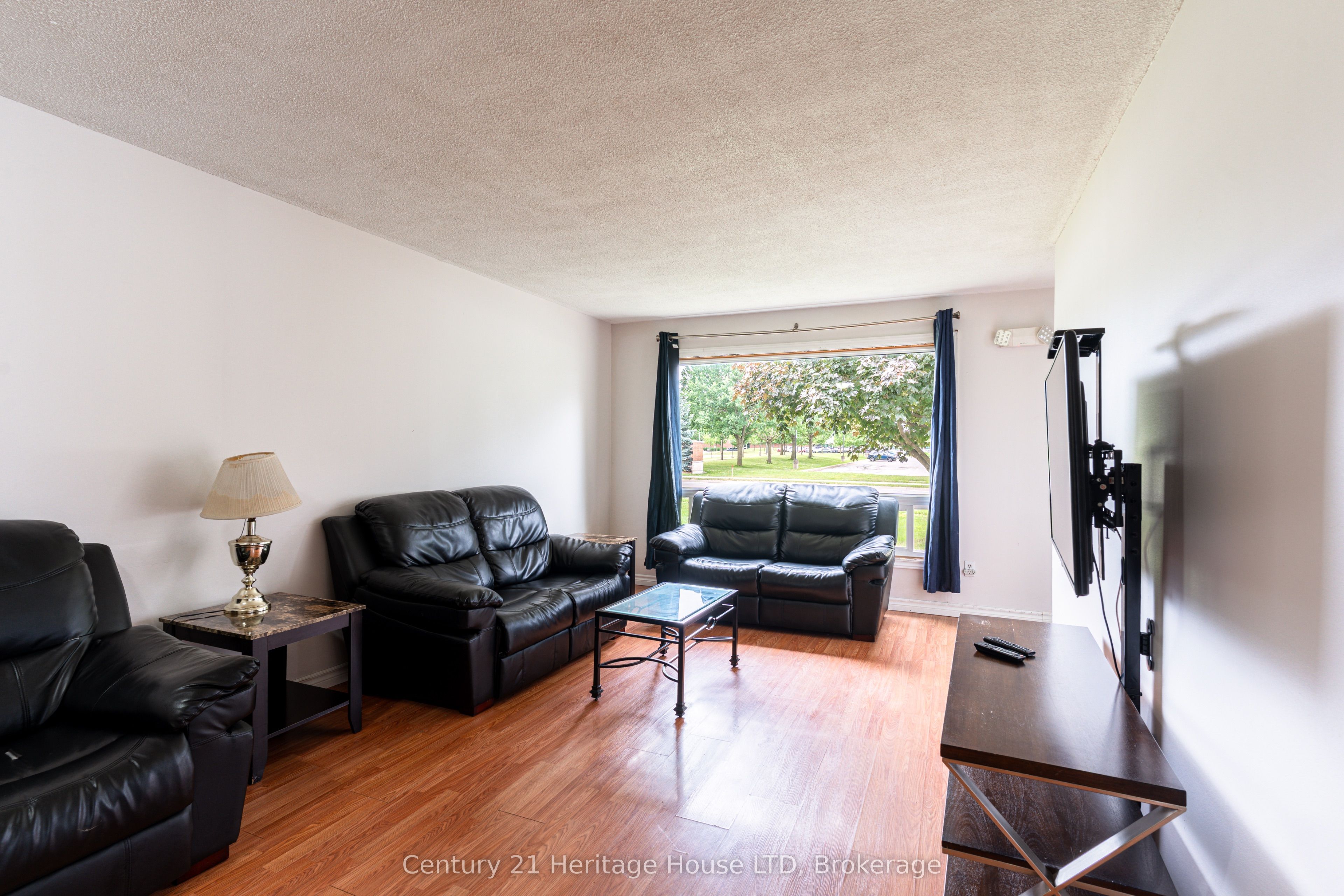 542 First Avenue N Property Photo 4
