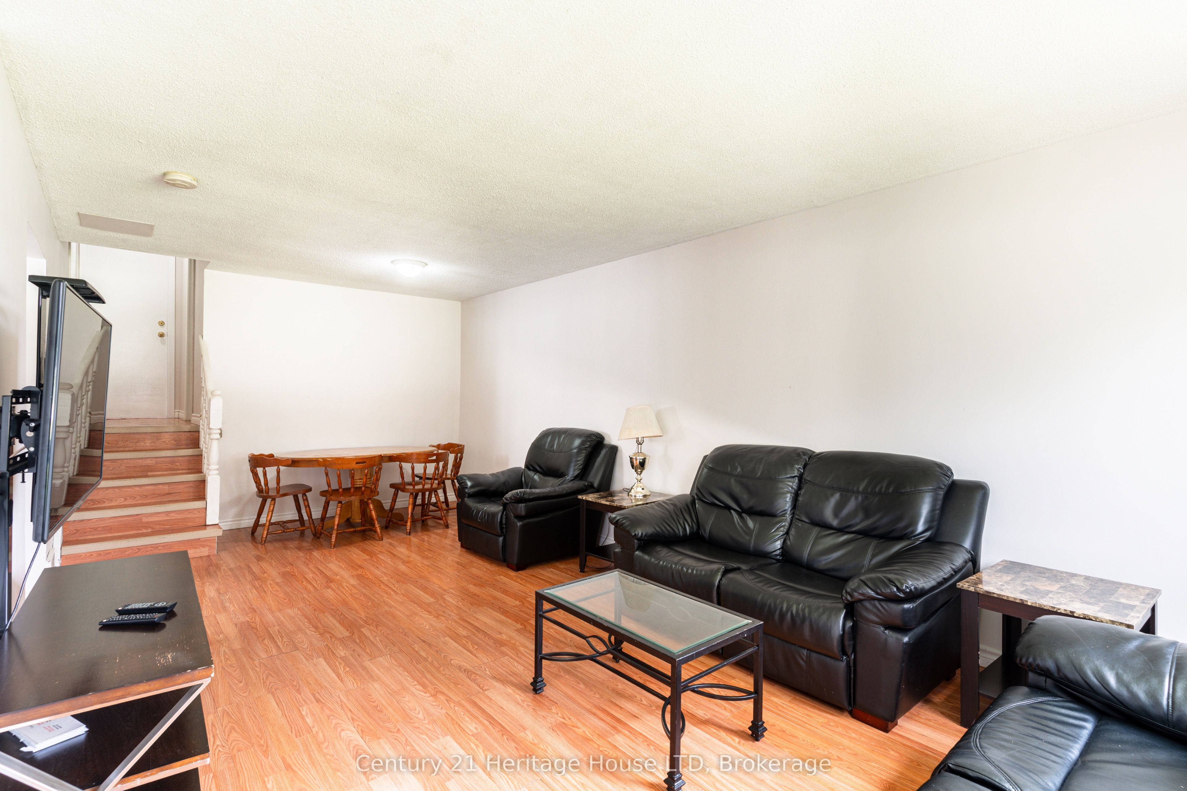 542 First Avenue N Property Photo 5