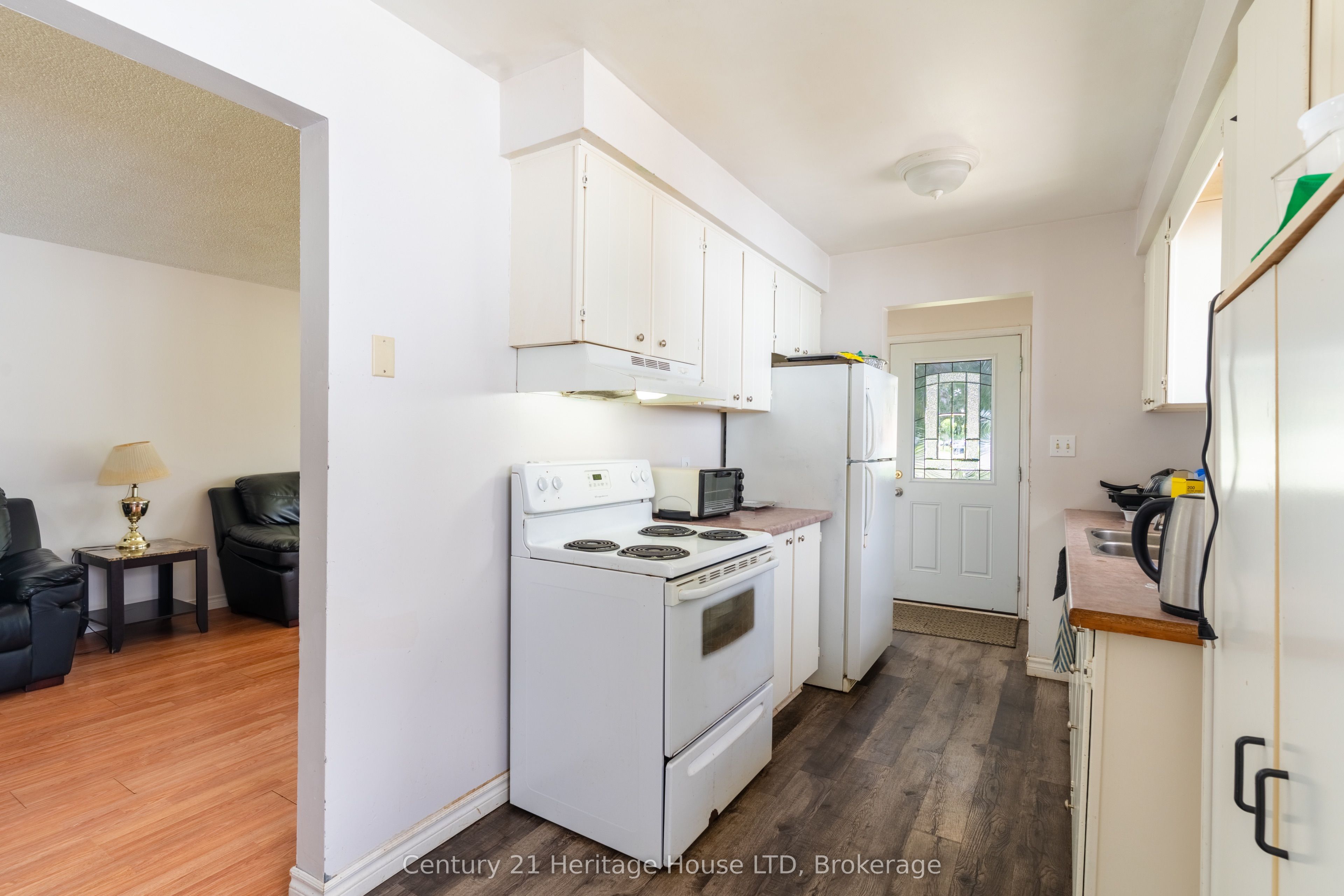 542 First Avenue N Property Photo 6