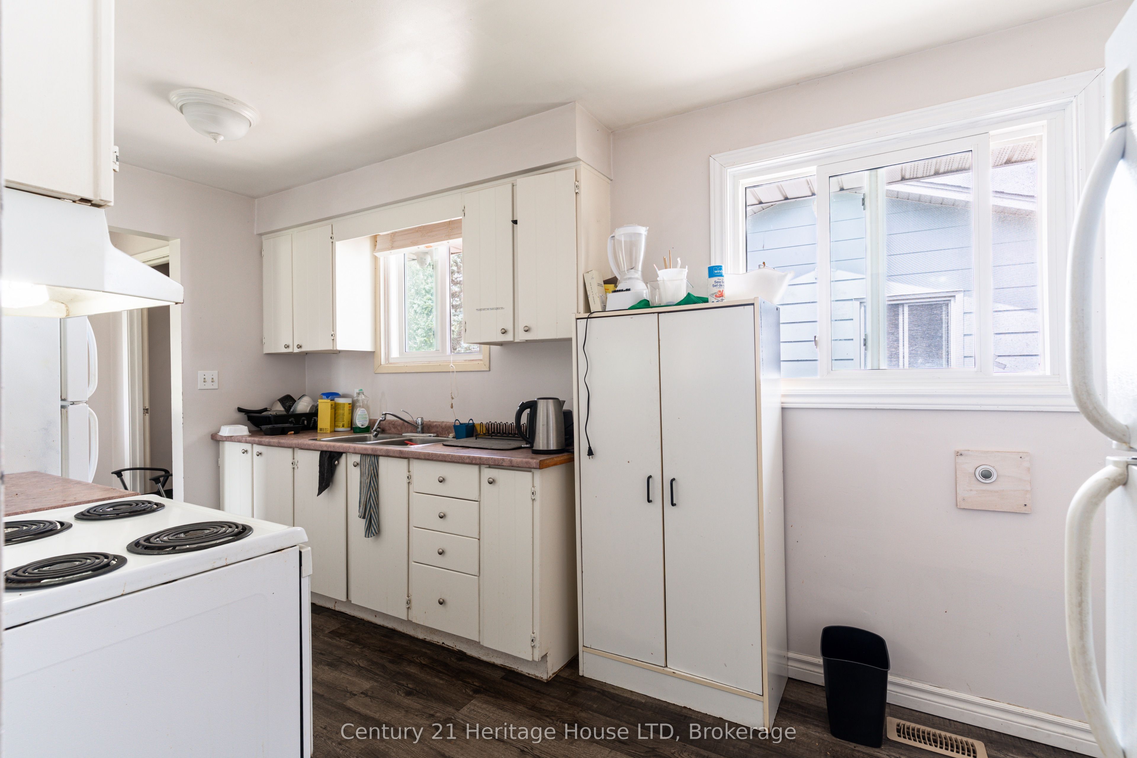 542 First Avenue N Property Photo 7