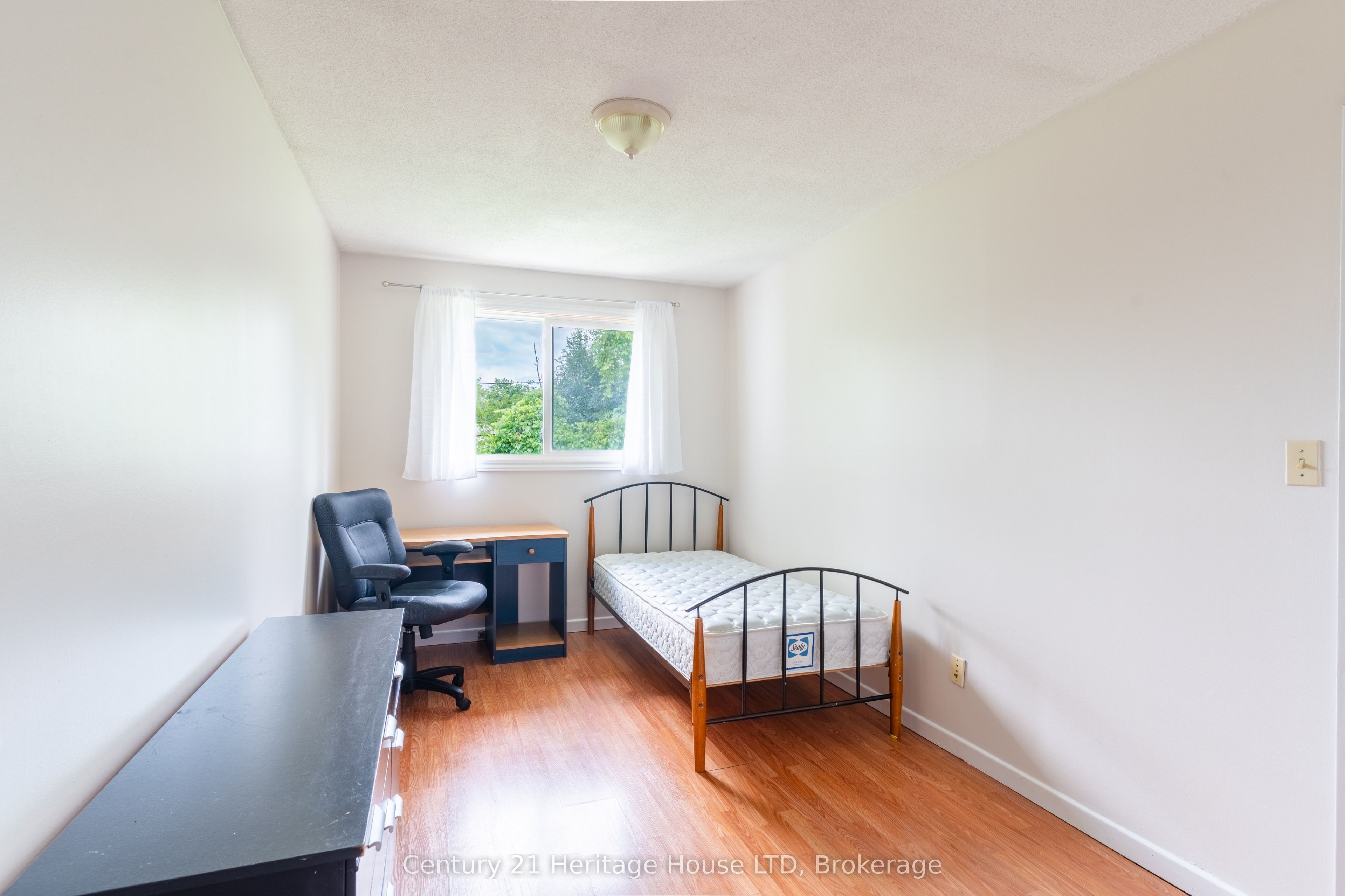542 First Avenue N Property Photo 9