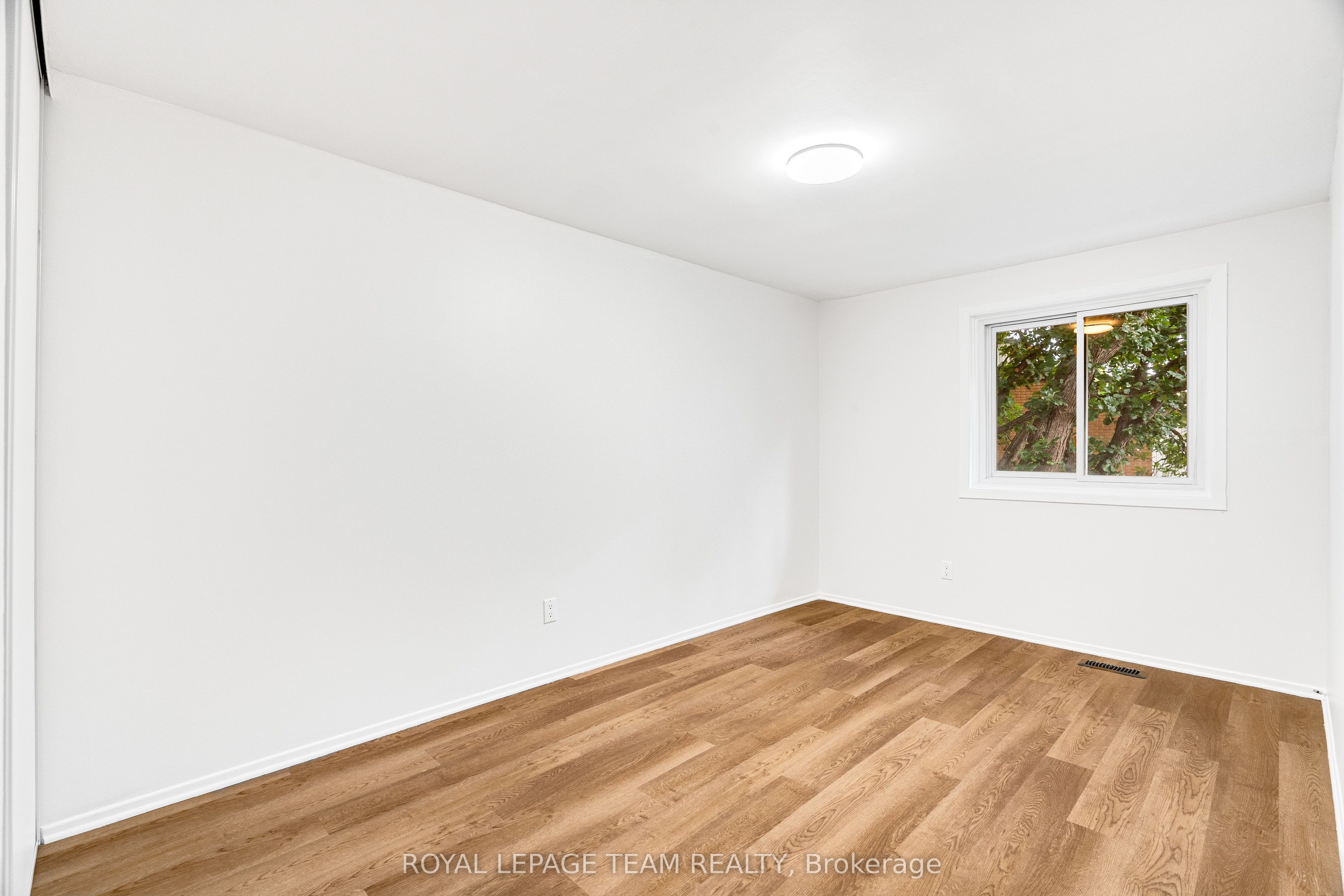121 Castlefrank Road 15 Property Photo 35