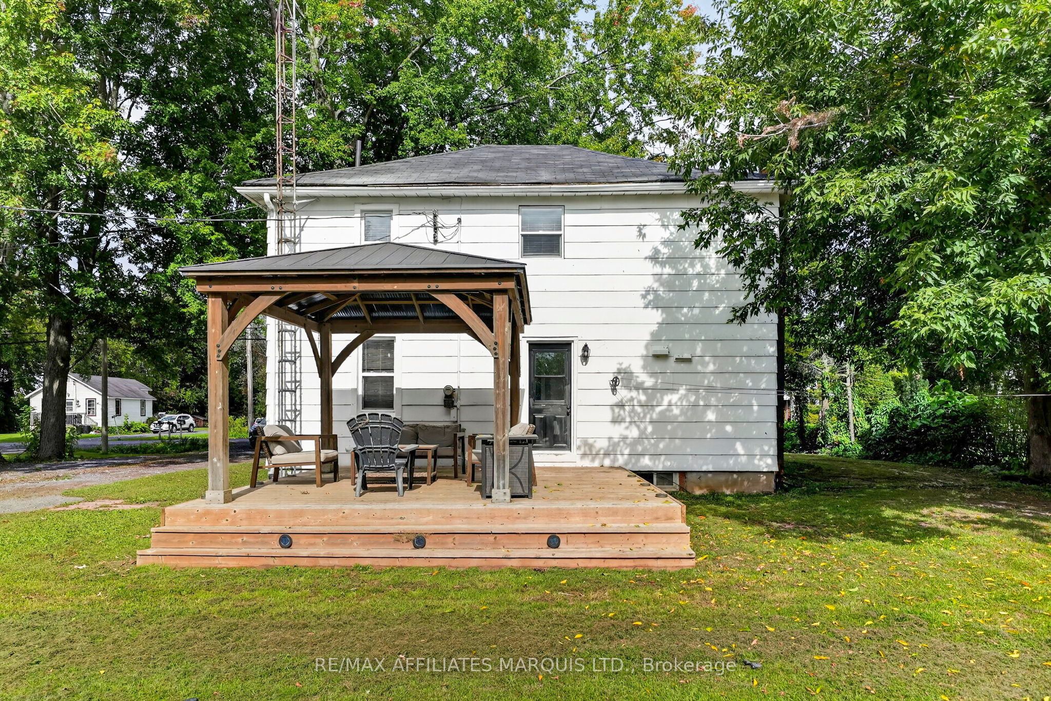 15904 Manning Road Property Photo 3
