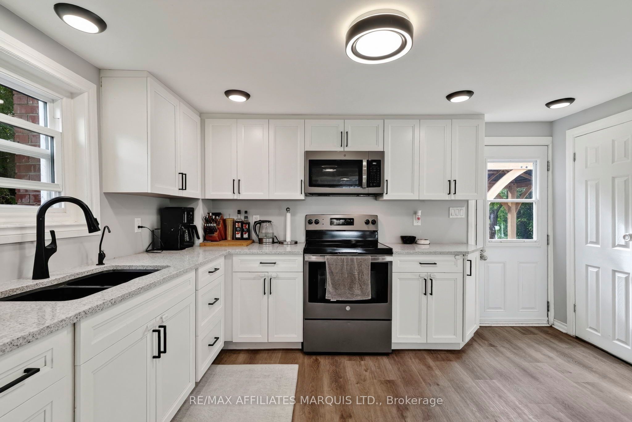 15904 Manning Road Property Photo 13