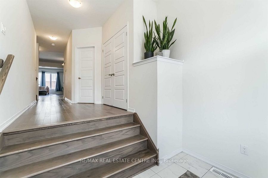 7831 Odell Crescent Property Photo 6