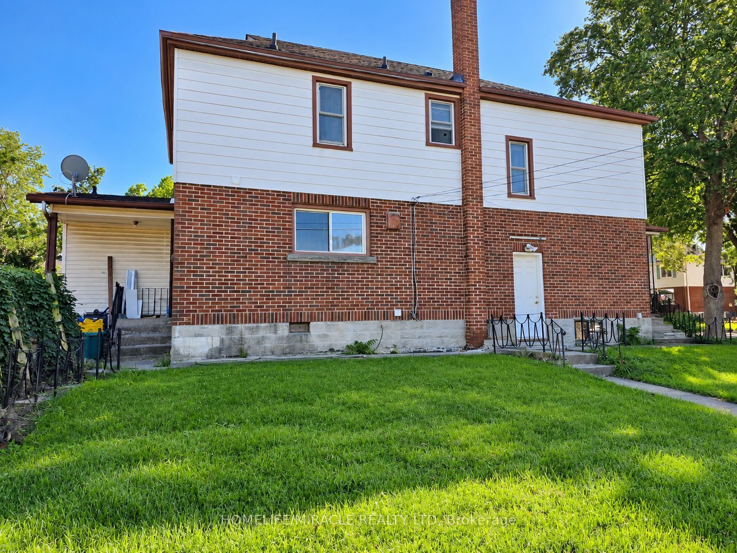 5622 Lowell Avenue Main Property Photo 2